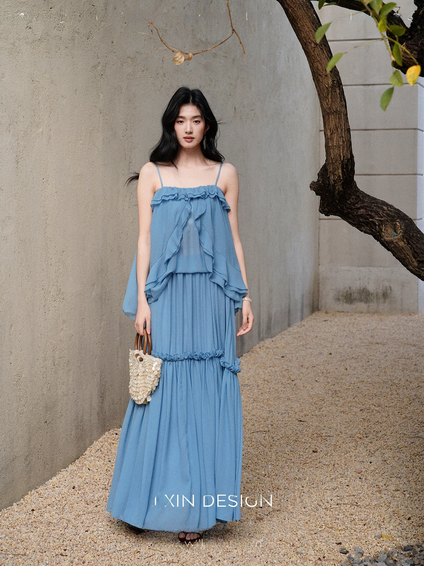Vacation Style Strap Silk Long Skirt Two-Piece Set Women's Fashion Spring Summer Polyester Fiber Gown with Bell Hem
Vacation Style Strap Silk Long Skirt Two-Piece Set Women's Fashion Spring Summer Polyester Fiber Gown with Bell Hem