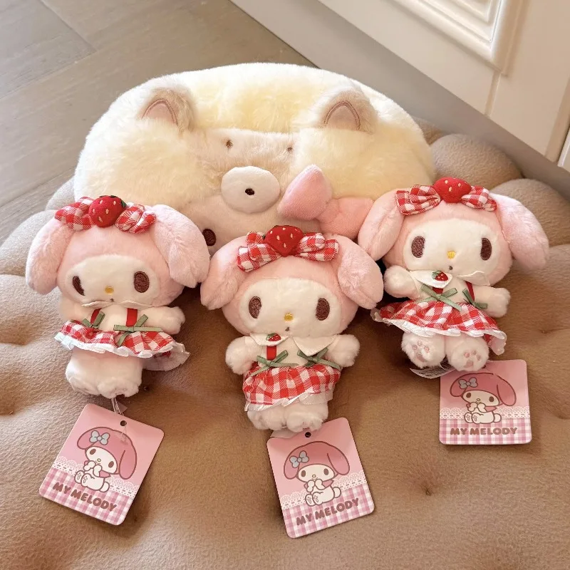 Sanrio плюшевая кукла брелок Kawaii Strawberry My Melody рюкзак кулон горячая милая мелодия украшение сумка Шарм милые девчачьи подарки
Sanrio плюшевая кукла брелок Kawaii Strawberry My Melody рюкзак кулон горячая милая мелодия украшение сумка Шарм милые девчачьи подарки