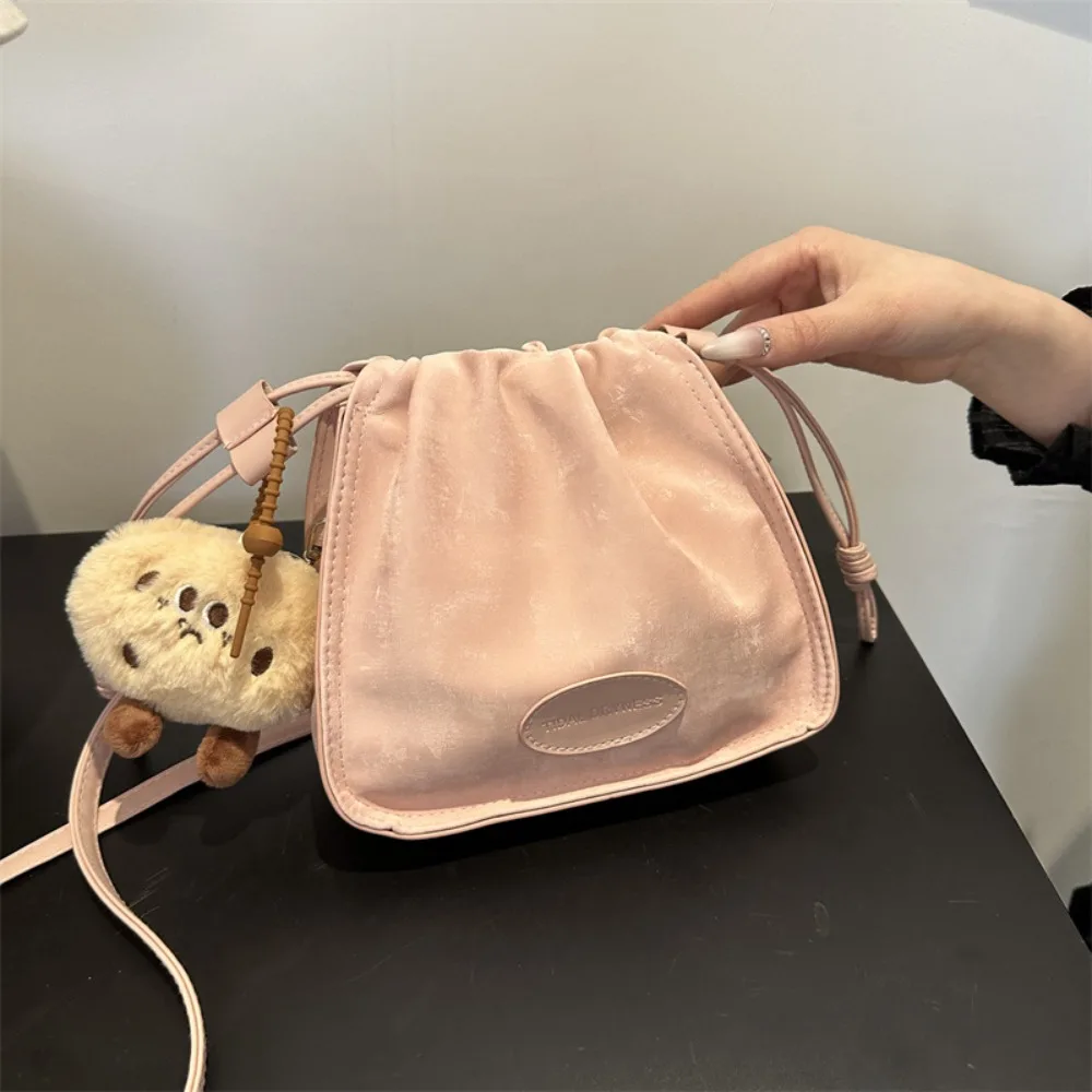 Korean Drawstring Bucket Bag Fashion Popular High Capacity Shoulder Bag Temperament Trendy Commuting Bag Women
Korean Drawstring Bucket Bag Fashion Popular High Capacity Shoulder Bag Temperament Trendy Commuting Bag Women