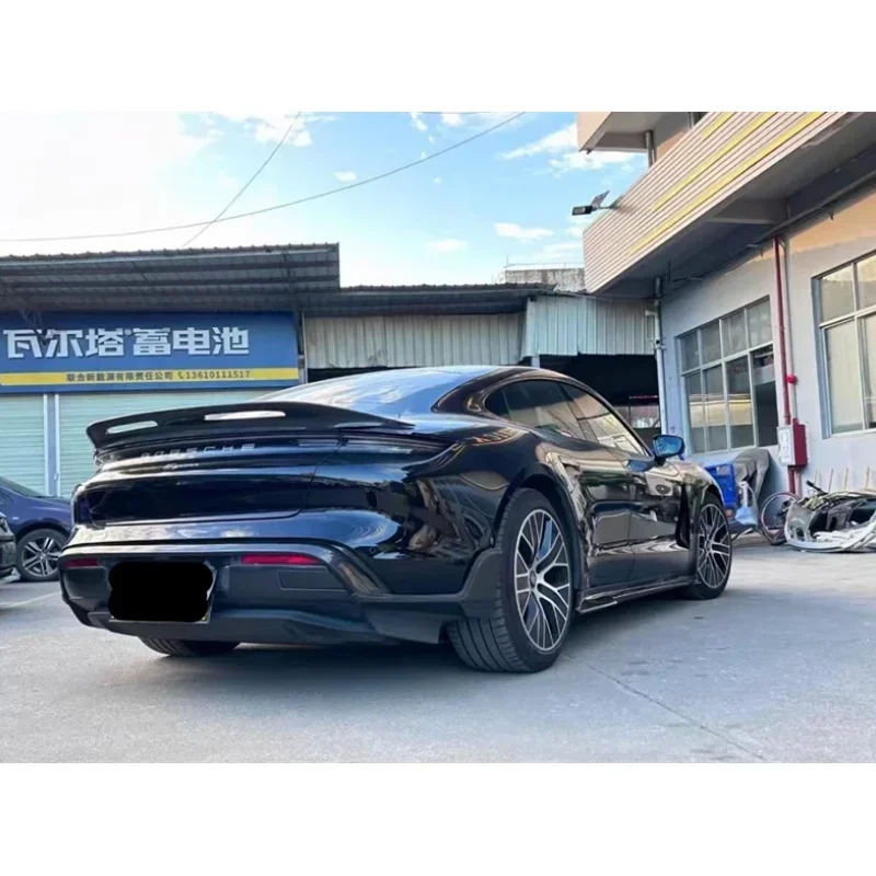 For 19-20 p Taycan Carbon Fiber Rear Trunklid Spoiler Retrofitting body kit front lip rear diffuser side skirt
For 19-20 p Taycan Carbon Fiber Rear Trunklid Spoiler Retrofitting body kit front lip rear diffuser side skirt