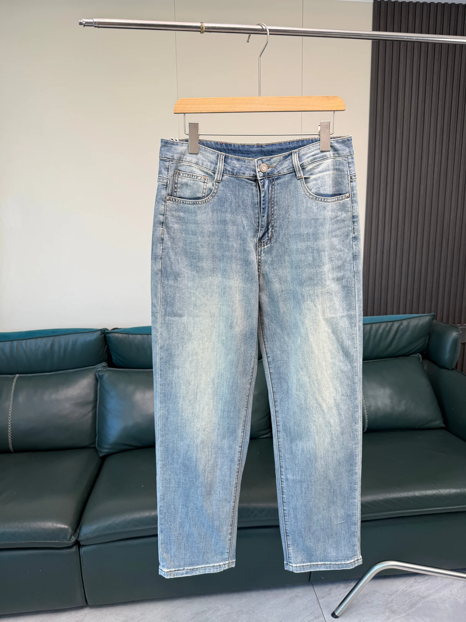 Skin-friendly Soft Men's Casual Straight-leg Thin Breathable Stretchable Spring Summer Denim Jeans Comfortable Elastic Leisure
Skin-friendly Soft Men's Casual Straight-leg Thin Breathable Stretchable Spring Summer Denim Jeans Comfortable Elastic Leisure