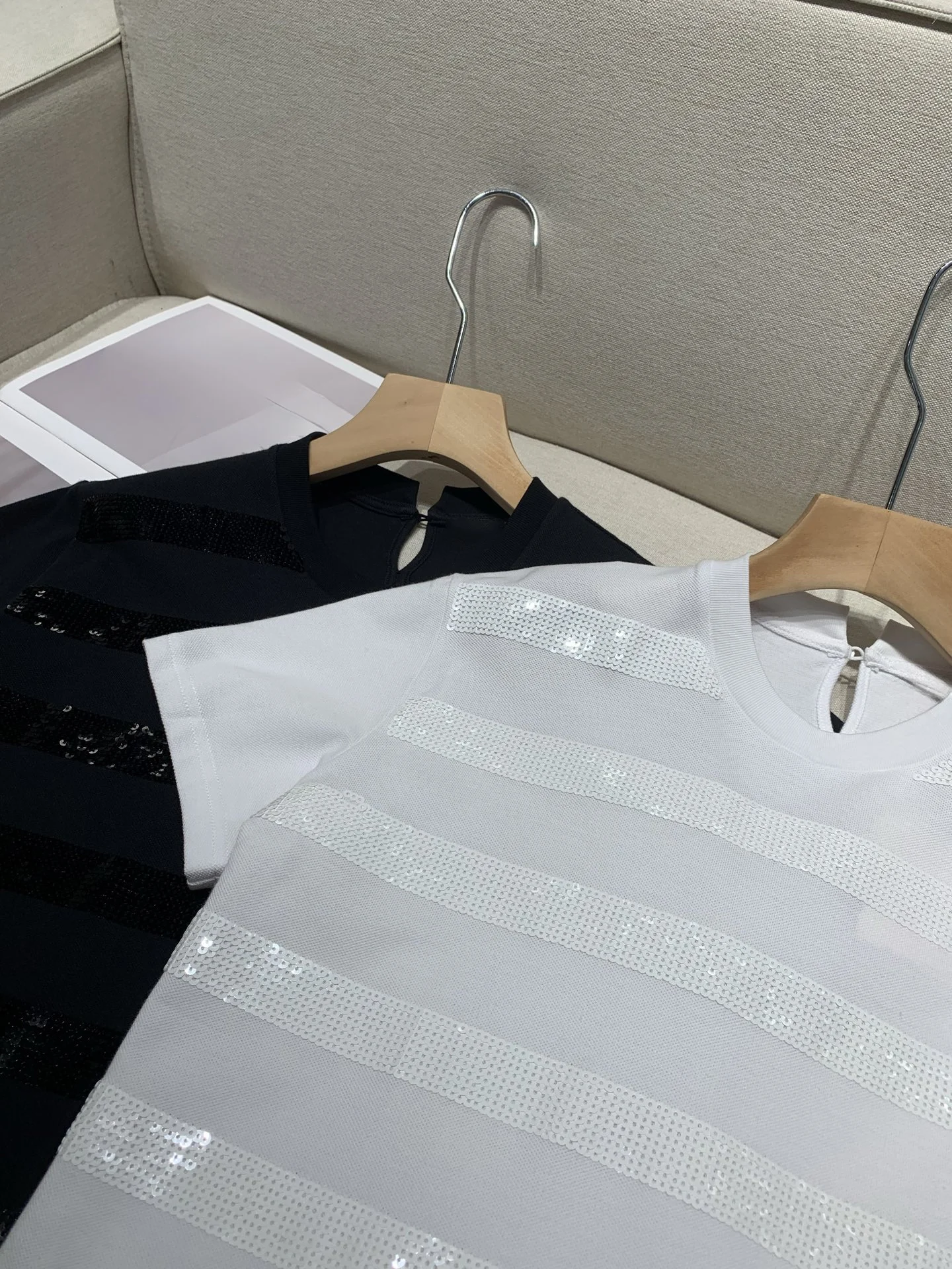New Spring/Summer High-Quality Fashionable Sequin Embroidered Crew Neck T-Shirt for Women
New Spring/Summer High-Quality Fashionable Sequin Embroidered Crew Neck T-Shirt for Women