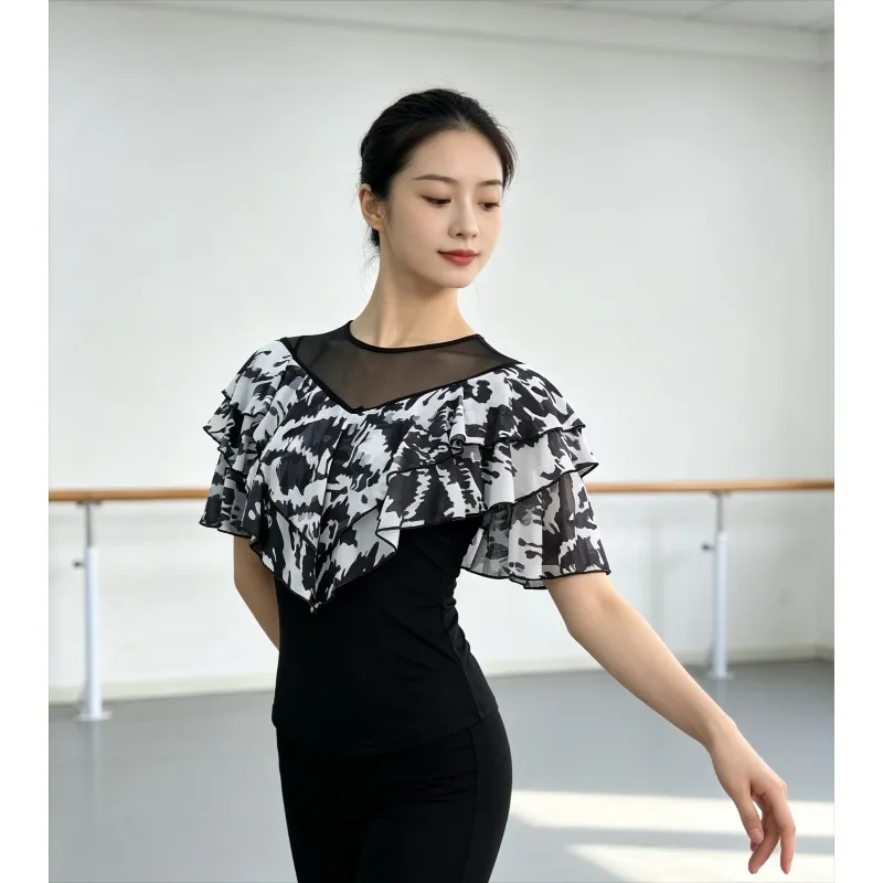 Women Latin Dance Tops Printed Floral Short Sleeve Adult Samba Ballroom Dance Practice Party Performance Comfortable Dancewear
Women Latin Dance Tops Printed Floral Short Sleeve Adult Samba Ballroom Dance Practice Party Performance Comfortable Dancewear