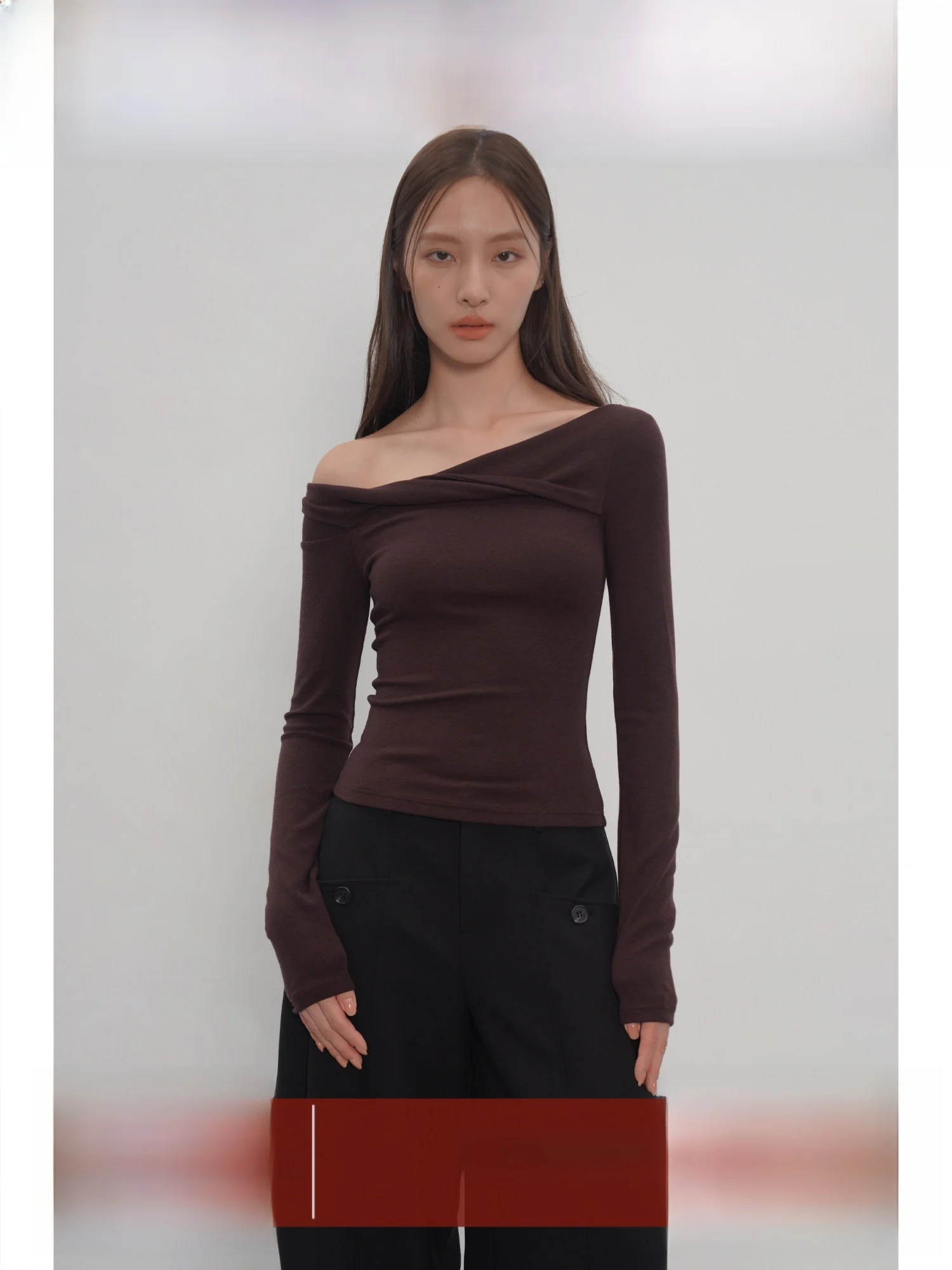 EIGHTHMONTH August Diagonal oulder Long Sve Women's T-irt Pure Desire Sle Casual Fit Autumn New Design Top
EIGHTHMONTH August Diagonal oulder Long Sve Women's T-irt Pure Desire Sle Casual Fit Autumn New Design Top