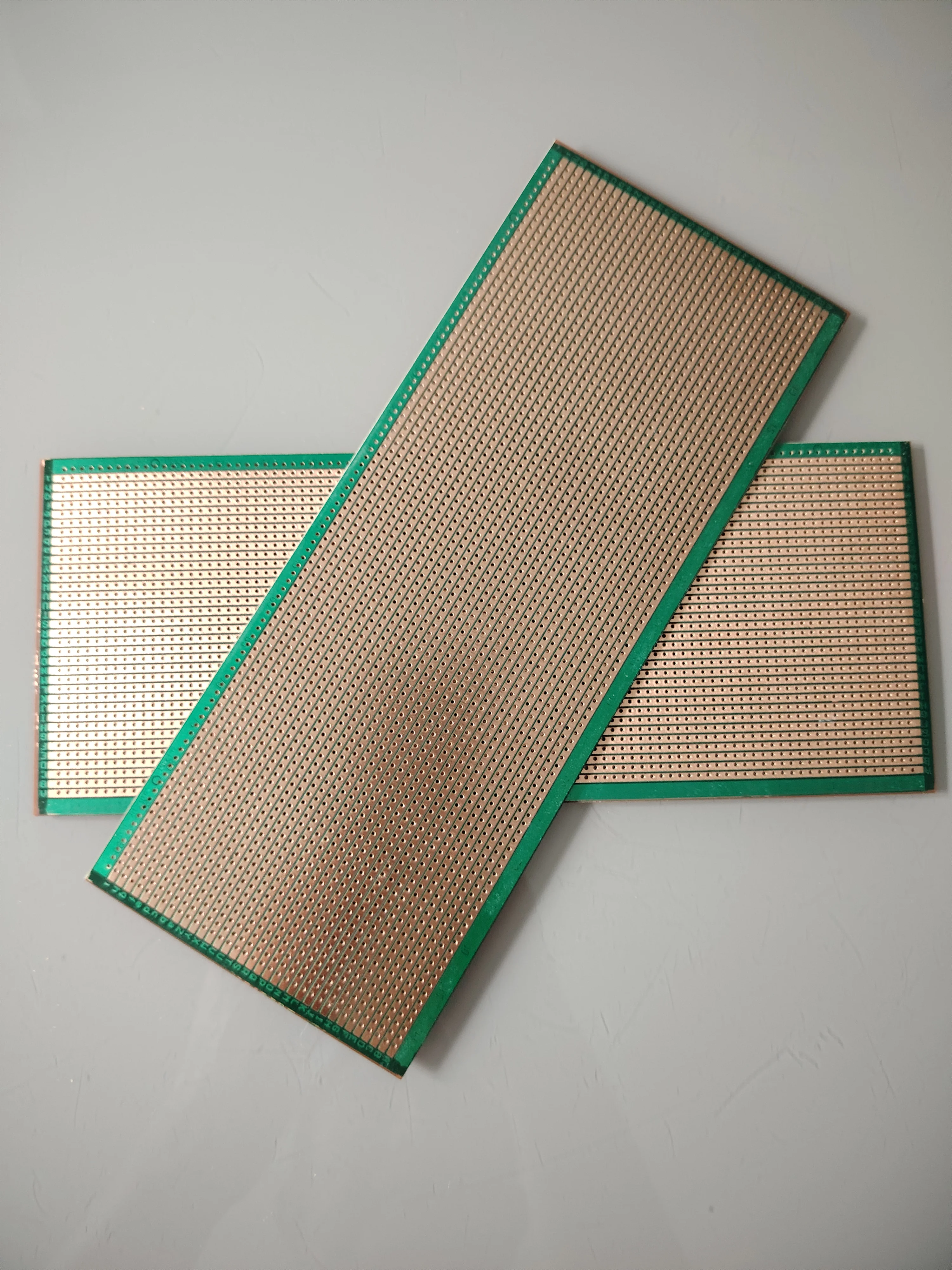 2pcs 10x24.5cm Stripboard Veroboard Breadboard Single Side pitch 2.54mm bakelite experiment circuit board PCB
2pcs 10x24.5cm Stripboard Veroboard Breadboard Single Side pitch 2.54mm bakelite experiment circuit board PCB