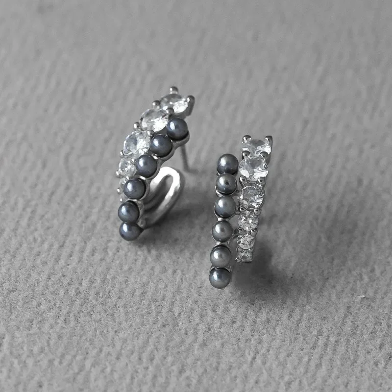 Designer Beautiful Premium Natural Crystal Earrings for Women Fashion Sweet Romantic Gray Pearl Party Women's Earrings
Designer Beautiful Premium Natural Crystal Earrings for Women Fashion Sweet Romantic Gray Pearl Party Women's Earrings