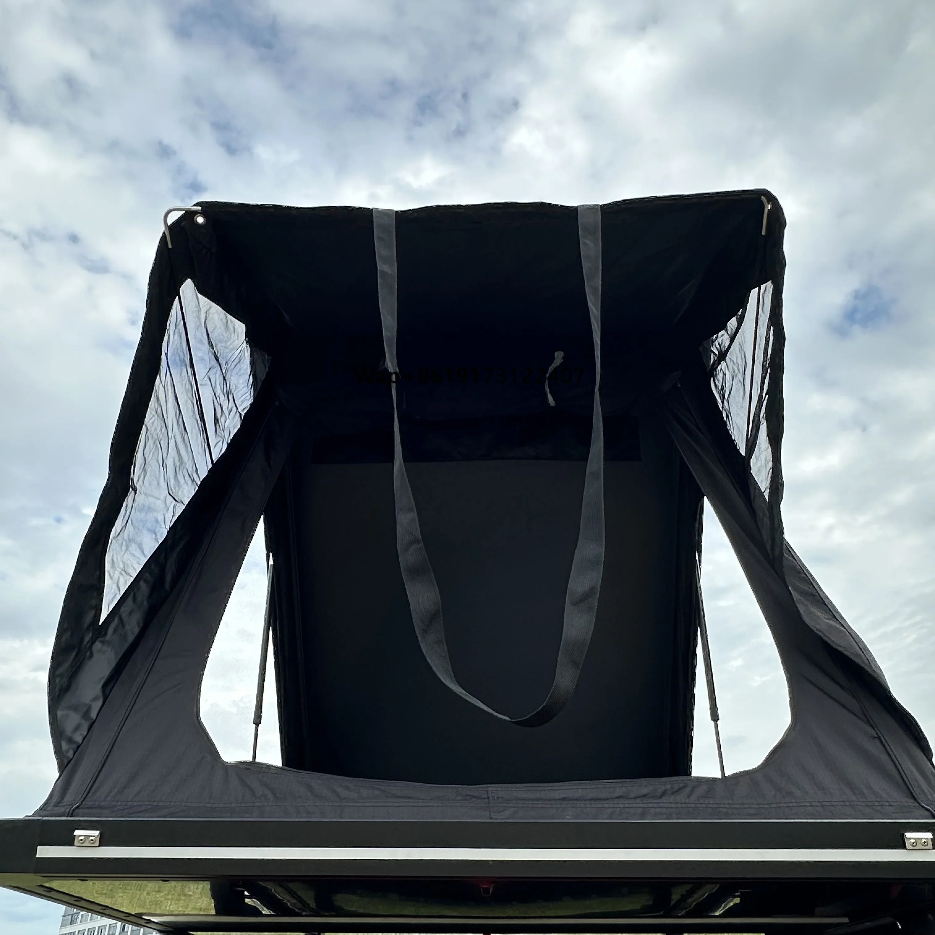 Aluminium Roof Top Tent Triangle Hard Shell Car Rooftop Tent for 4x4 Camping
Aluminium Roof Top Tent Triangle Hard Shell Car Rooftop Tent for 4x4 Camping