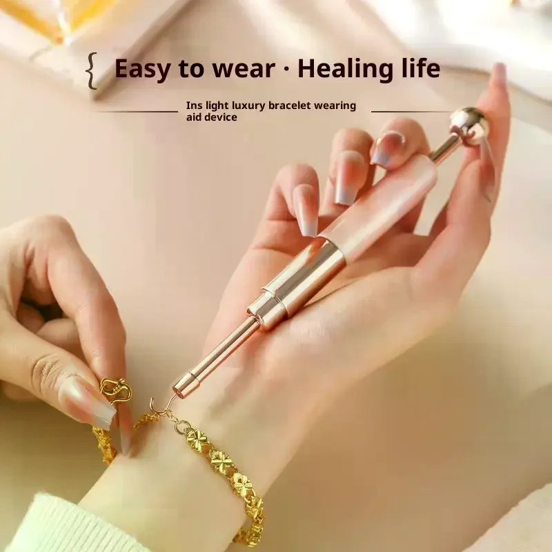 Bracelet Wearing Aid Double-ended Help Wear Bracelet Tool Jewelry Helper Fastening Aid Anti-Slip Equipment For Women Girls
Bracelet Wearing Aid Double-ended Help Wear Bracelet Tool Jewelry Helper Fastening Aid Anti-Slip Equipment For Women Girls