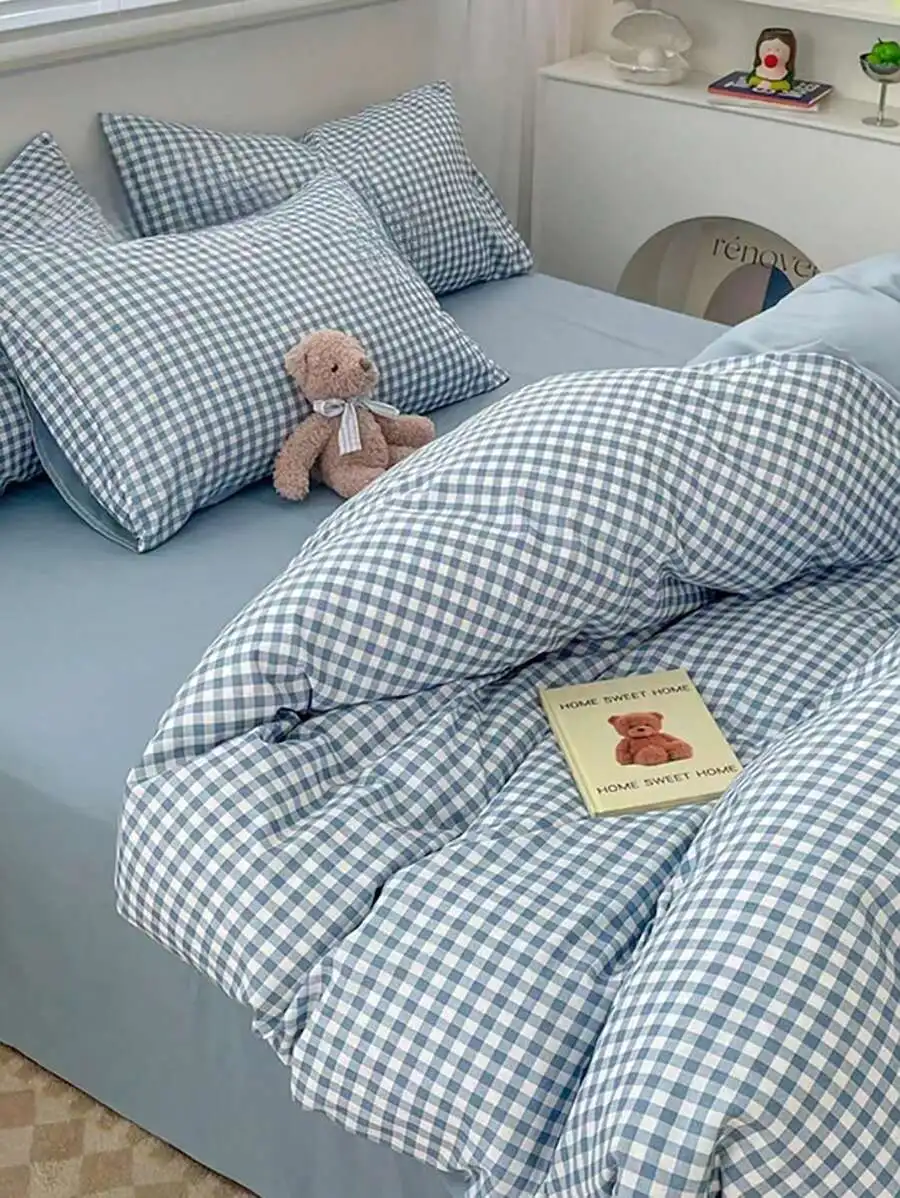 Комплект из 3 предметов: сине-белое гингемовое покрывало и 2 наволочки
Комплект из 3 предметов: сине-белое гингемовое покрывало и 2 наволочки