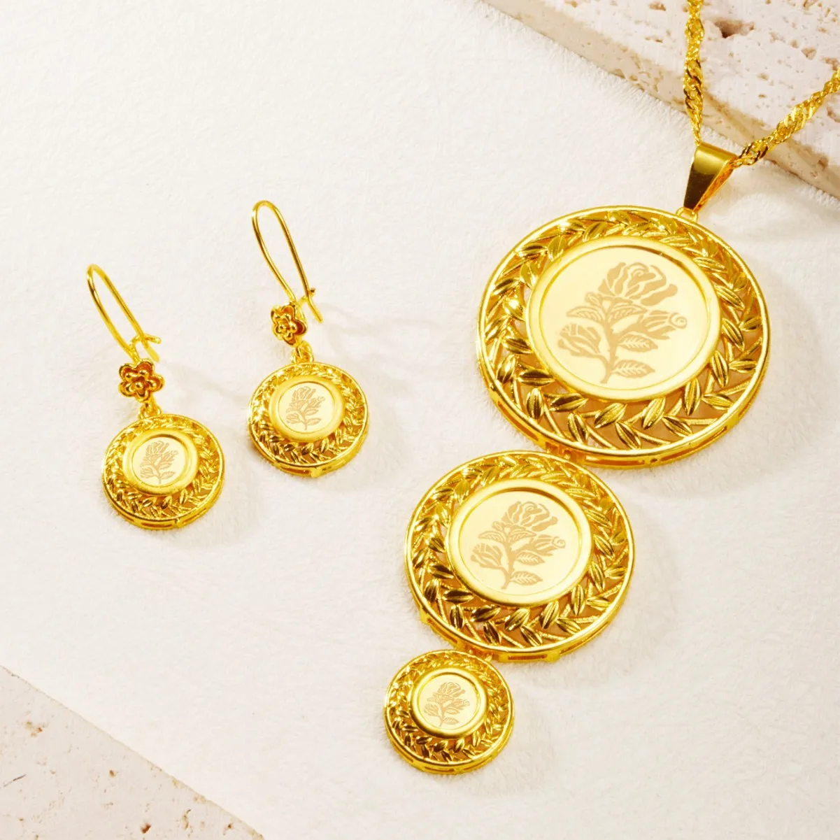 9999 Gold Rose Pattern Round Pendant Luxury Jewelry Set for Brides, Necklace and Earrings
9999 Gold Rose Pattern Round Pendant Luxury Jewelry Set for Brides, Necklace and Earrings