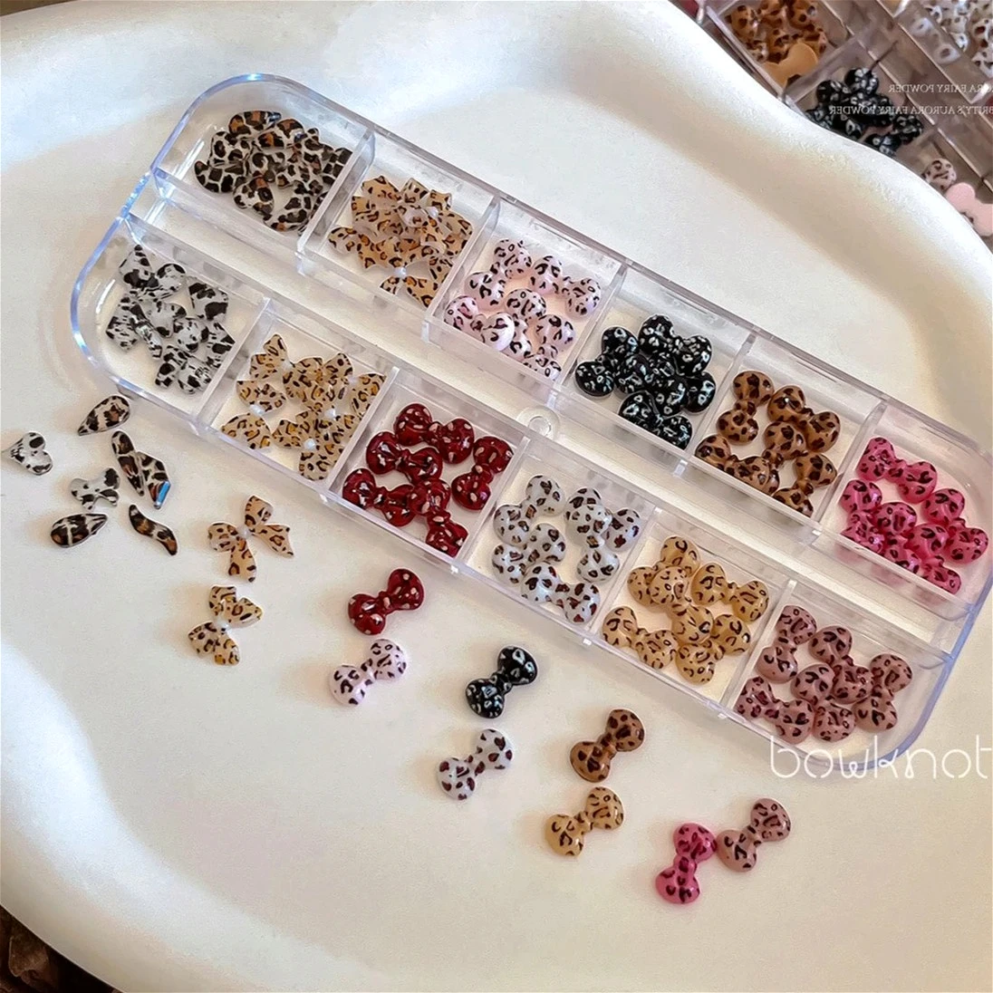 Charming Leopard Print Bowknot Heart Butterfly Pearl Snowflake Christmas Wreath Star Resin Nail Art Accessories Decorations Tool
Charming Leopard Print Bowknot Heart Butterfly Pearl Snowflake Christmas Wreath Star Resin Nail Art Accessories Decorations Tool