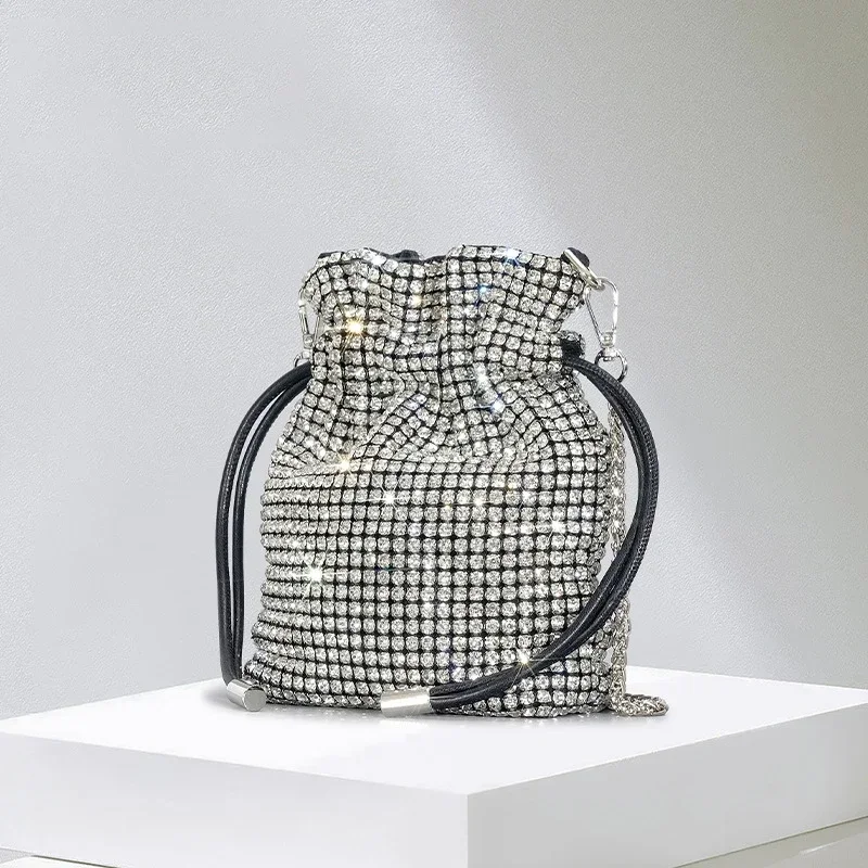 Fashion Rhinestones Drawsting Bucket Bags Designer Diamonds Women Shoulder Crossbody Bags Luxury Glitter Evening Party Purses
Fashion Rhinestones Drawsting Bucket Bags Designer Diamonds Women Shoulder Crossbody Bags Luxury Glitter Evening Party Purses