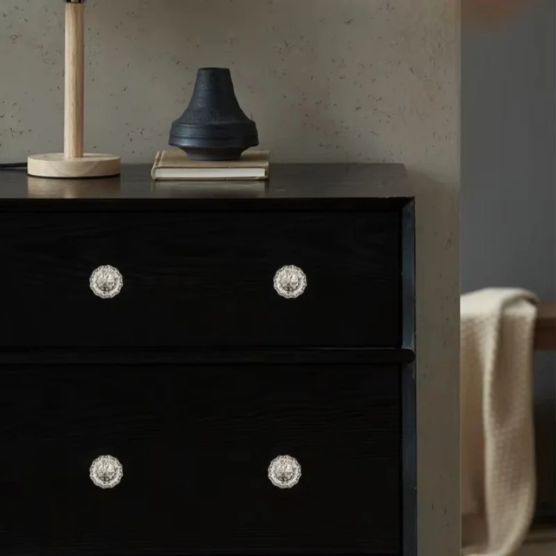 Light luxury pigeon egg crystal brass handle wardrobe door cabinet drawer handle modern simple transparent champagne color
Light luxury pigeon egg crystal brass handle wardrobe door cabinet drawer handle modern simple transparent champagne color