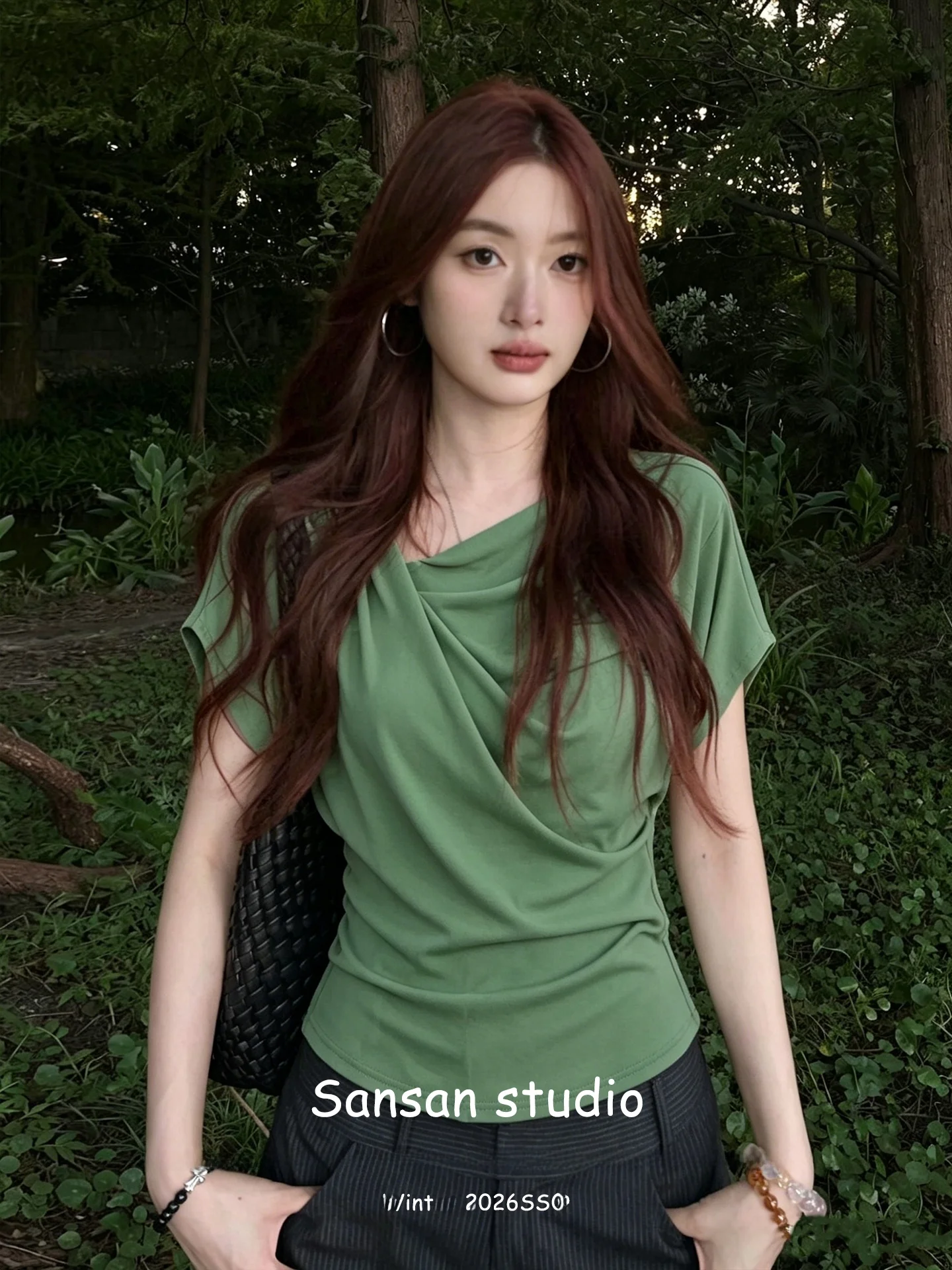 Korean Style Women's Slim Fit Short Sleeve T-Shirt V-Neck Green Color Summer Casual Wear Breathable Comfortable High Quality Top
Korean Style Women's Slim Fit Short Sleeve T-Shirt V-Neck Green Color Summer Casual Wear Breathable Comfortable High Quality Top