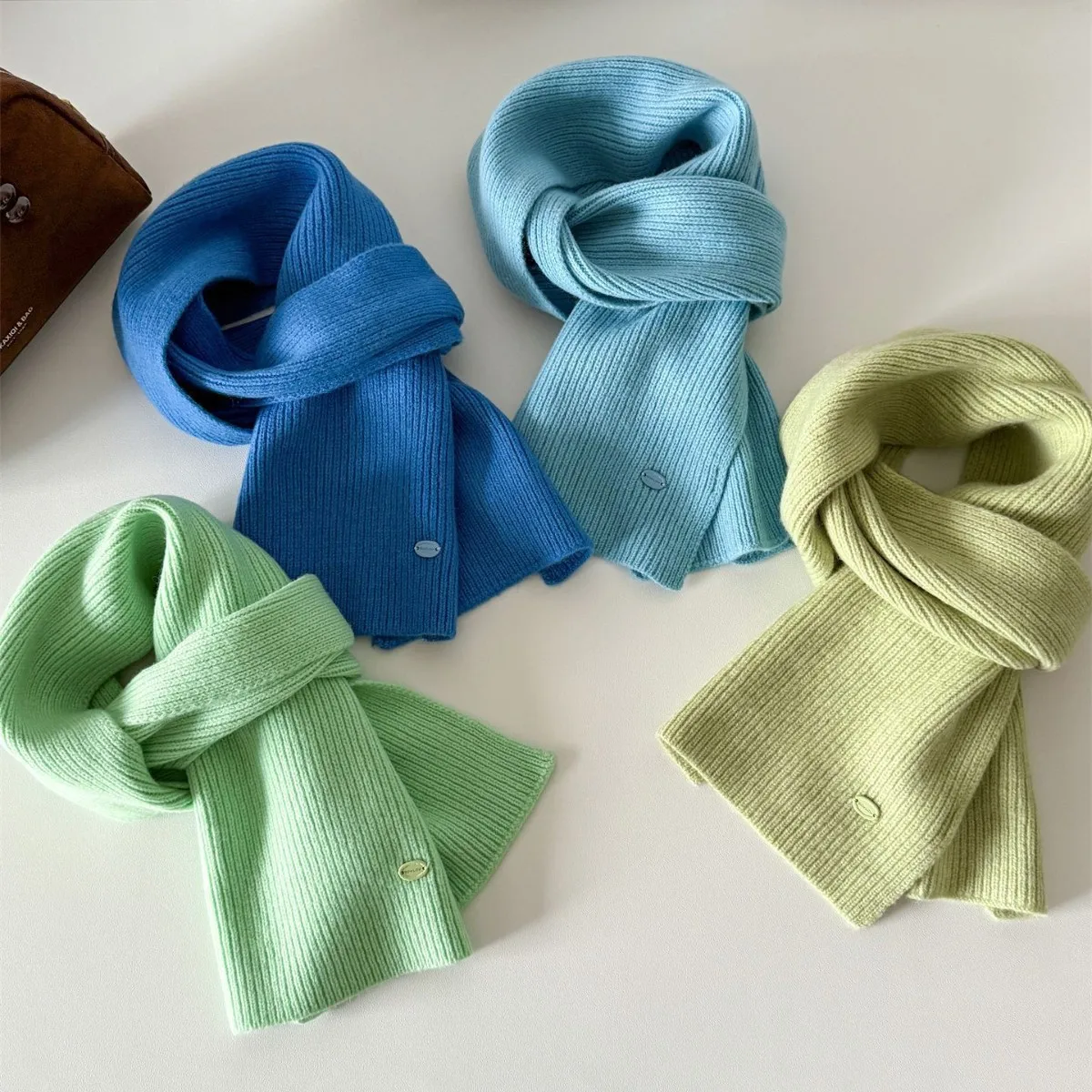 100% Pure Wool Winter Scarf for Women Autumn Korean Fashion Blue Green Knitted Neck Warmer Neck Scarves Woman Accessories
100% Pure Wool Winter Scarf for Women Autumn Korean Fashion Blue Green Knitted Neck Warmer Neck Scarves Woman Accessories