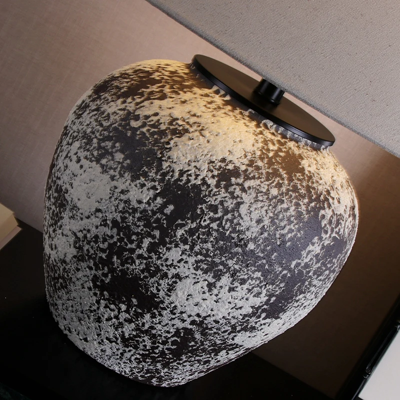 Medieval Jingdezhen ceramic desk lamp living room bedroom bedside lamp hotel decoration Soft furnishings
Medieval Jingdezhen ceramic desk lamp living room bedroom bedside lamp hotel decoration Soft furnishings