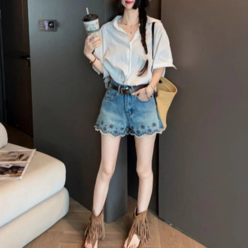 Women's Summer Thin Small Pants 2026 New Chinese Style National Style Embroidered Fringed Retro Light Blue A-word Denim Shorts
Women's Summer Thin Small Pants 2026 New Chinese Style National Style Embroidered Fringed Retro Light Blue A-word Denim Shorts