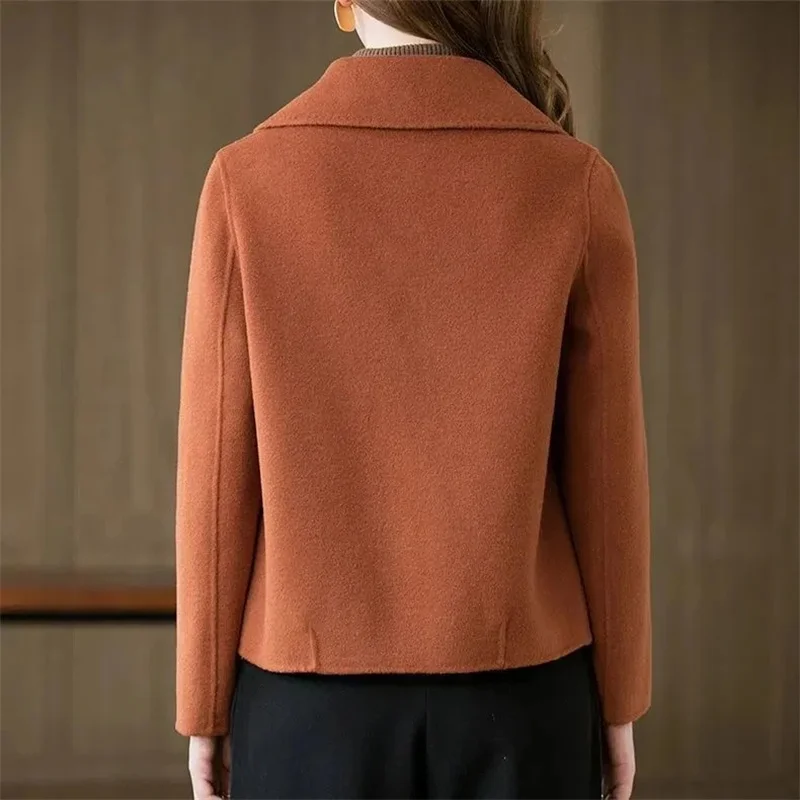 Coats Women The Spring Autumn 2025 The New Short Jacket Fashionable Versatile The Woolen Coat Worn By The Mother Overwear Female
Coats Women The Spring Autumn 2025 The New Short Jacket Fashionable Versatile The Woolen Coat Worn By The Mother Overwear Female