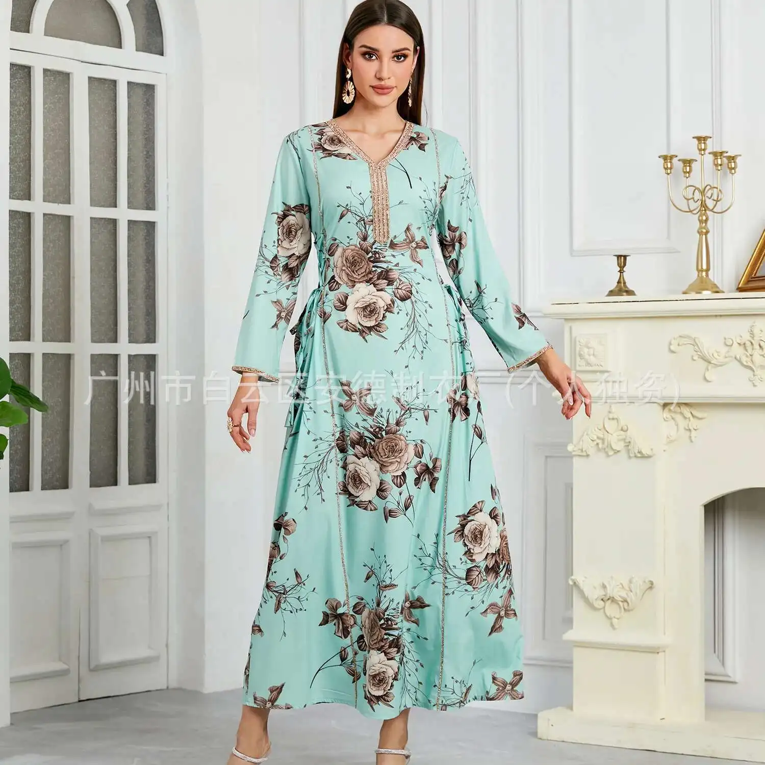 Musilin Women's Printed Dress with Gold Border Waistband and Jalabiya Saudi Long Skirt New Style Dubai Luxury Islam Elegant
Musilin Women's Printed Dress with Gold Border Waistband and Jalabiya Saudi Long Skirt New Style Dubai Luxury Islam Elegant