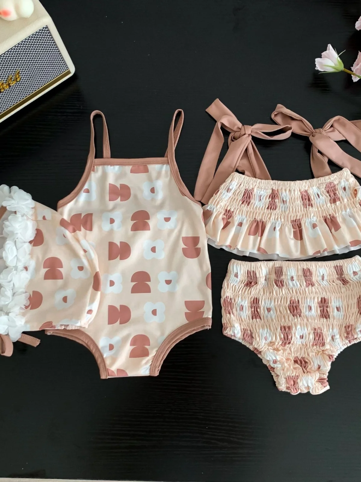 Newborn Baby Bikini Swimsuit Floral Strap Bot Cover Summer Outfit Infant Swimwear One-Piece Suit Korean Sle Nylon Fabric
Newborn Baby Bikini Swimsuit Floral Strap Bot Cover Summer Outfit Infant Swimwear One-Piece Suit Korean Sle Nylon Fabric