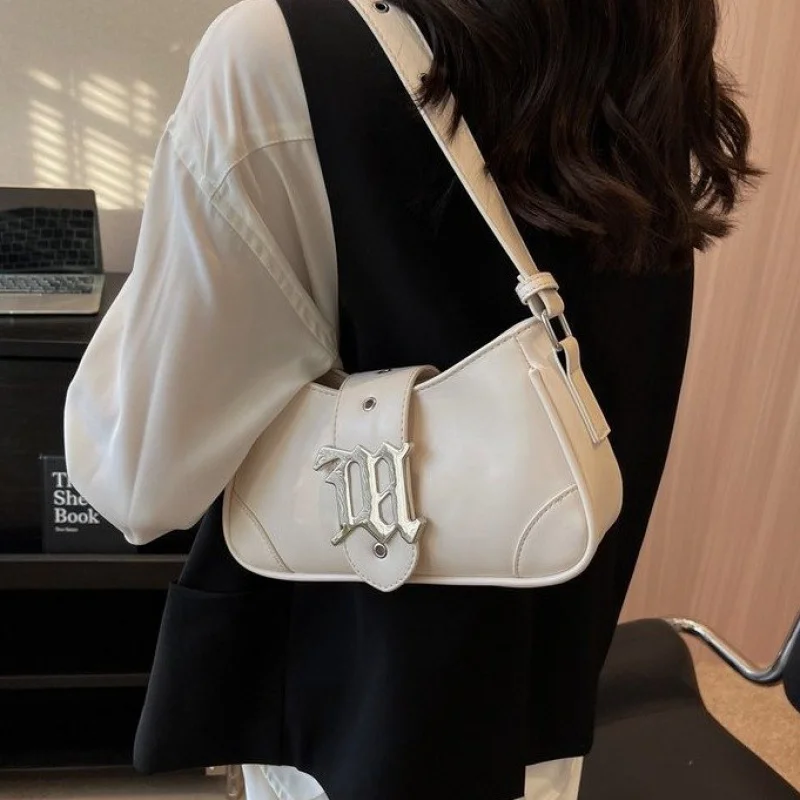 Женская сумка через плечо из кожи премиум-класса с повседневным винтажным и элитным повседневным стилем
Женская сумка через плечо из кожи премиум-класса с повседневным винтажным и элитным повседневным стилем 