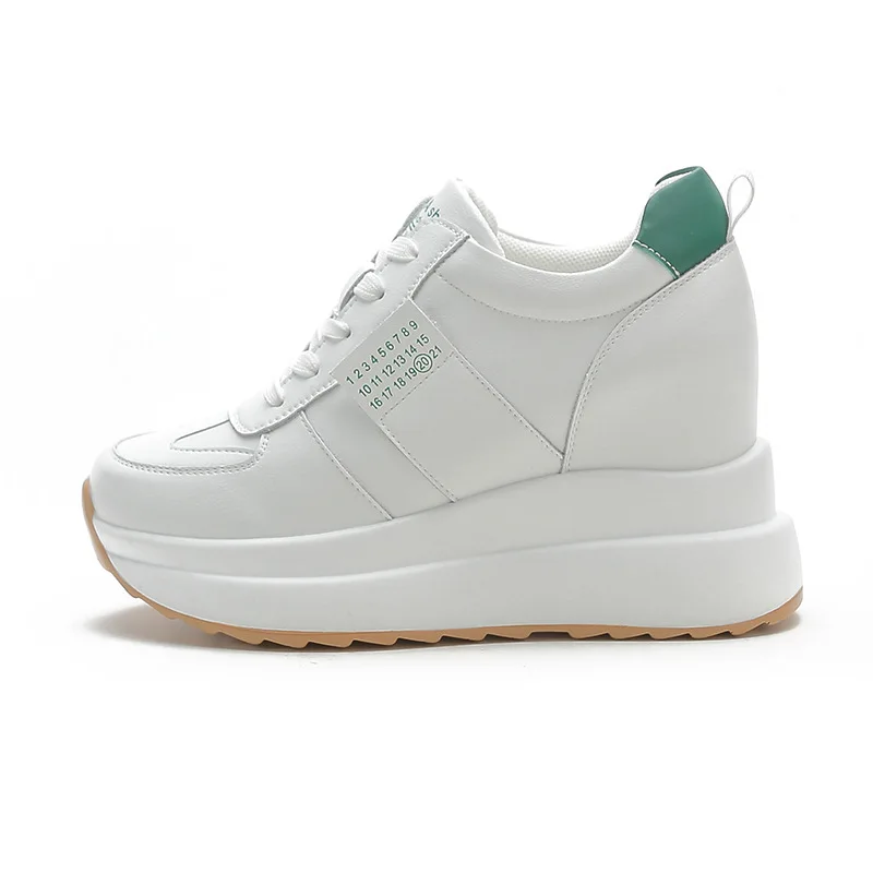 Spring Autumn Women Casual Soft Sole Shoes Non-slip Outdoor Grass Walking Sneakers Training Comfort Soft Leather Flat Shoes
Spring Autumn Women Casual Soft Sole Shoes Non-slip Outdoor Grass Walking Sneakers Training Comfort Soft Leather Flat Shoes