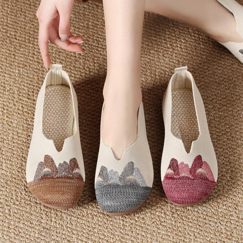 Shoes Women Spring New Landscape Embroidered Shoes National Wind Round Head Soft Sole Comfortable Slip-on Middle-aged Casual Sho
Shoes Women Spring New Landscape Embroidered Shoes National Wind Round Head Soft Sole Comfortable Slip-on Middle-aged Casual Sho