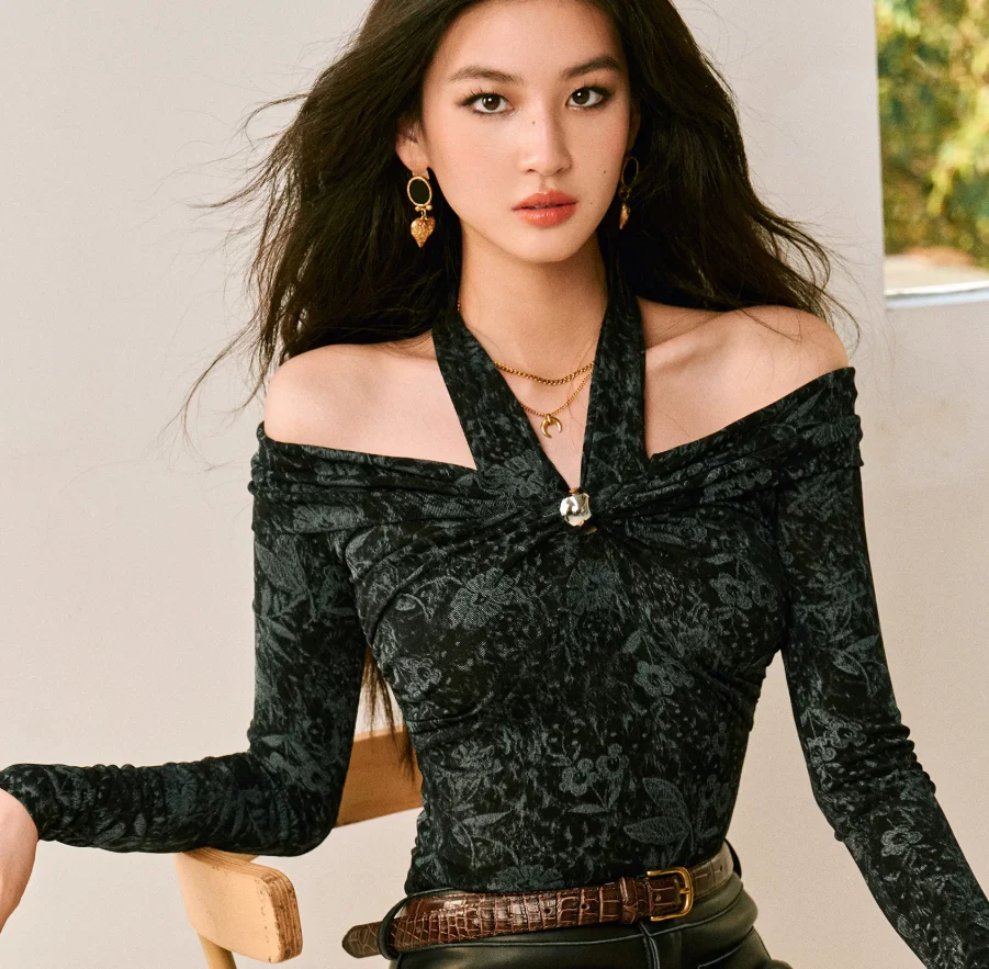 Lightweight Acetate Art Floral Digital Print Halter Off Shoulder Metal Buckle Slim Fit Top
Lightweight Acetate Art Floral Digital Print Halter Off Shoulder Metal Buckle Slim Fit Top