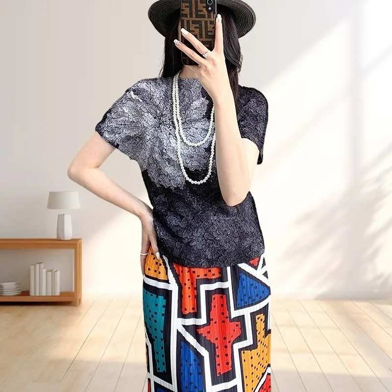 Miyake Embroidery Pleated Top Women Summer Temperament Printed Short Sleeve T-shirt Thin Tight Stretch Clothing Wrinkle-Free
Miyake Embroidery Pleated Top Women Summer Temperament Printed Short Sleeve T-shirt Thin Tight Stretch Clothing Wrinkle-Free