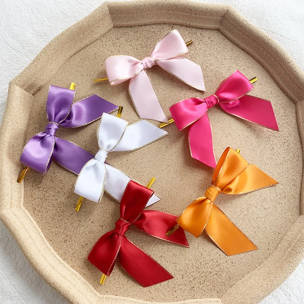 50pcs Metallic Gold Edge Mini Ribbon Bows for Crafts Small Blue Bows for Packing Decor Embleshments Christmas Halloweeen Decor
50pcs Metallic Gold Edge Mini Ribbon Bows for Crafts Small Blue Bows for Packing Decor Embleshments Christmas Halloweeen Decor