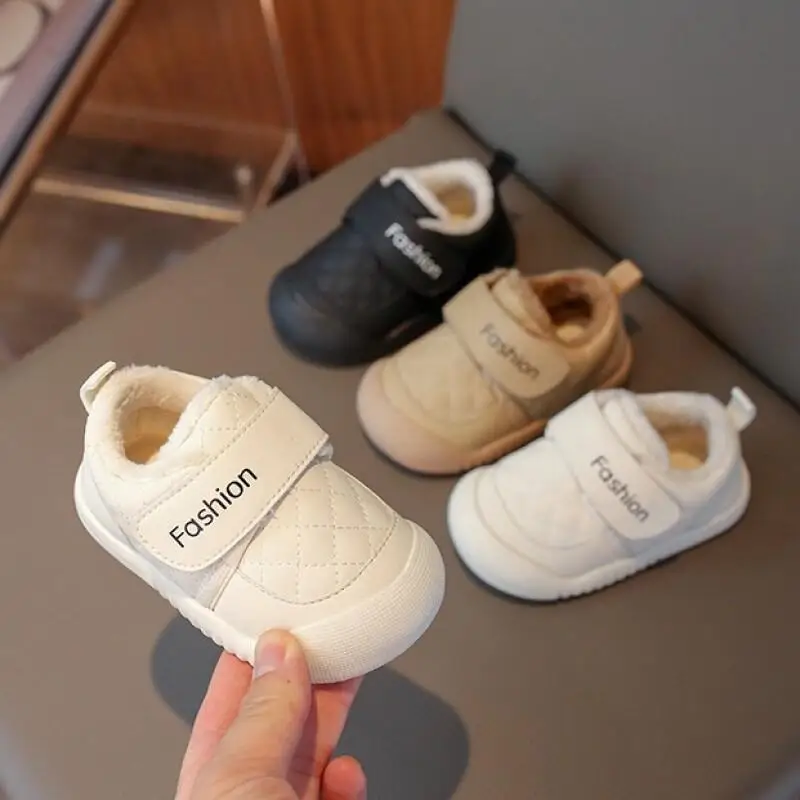 Kawaii повседневная обувь, модная детская обувь, детские пинетки, зимняя детская хлопковая обувь на флисовой подкладке, теплая обувь для малышей на мягкой подошве
Kawaii повседневная обувь, модная детская обувь, детские пинетки, зимняя детская хлопковая обувь на флисовой подкладке, теплая обувь для малышей на мягкой подошве