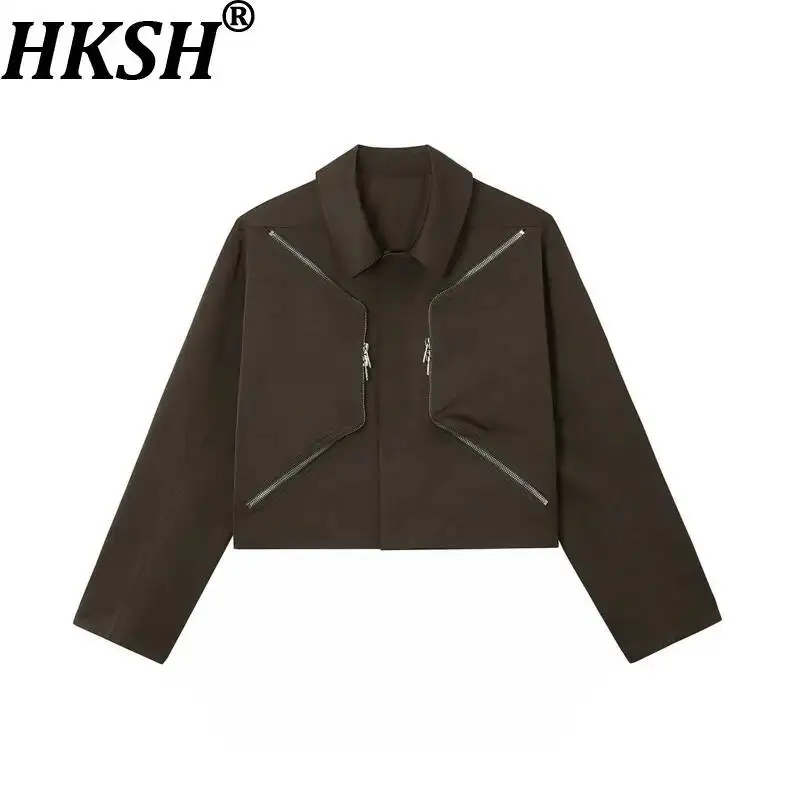 HKSH Spring New Men's Tide Dark Trend Zipper Cropped Deconstructed Short Wide-Fit Jacket Pocket Decoration Workwear Coat HK24484
HKSH Spring New Men's Tide Dark Trend Zipper Cropped Deconstructed Short Wide-Fit Jacket Pocket Decoration Workwear Coat HK24484