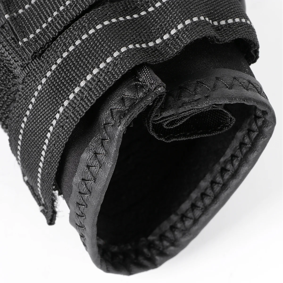 4Pcs Winter Pet Dog Shoes Black Waterproof Snow Boots Size 7 Anti-Slip Warm Outdoor Hiking Running Puppy Pet Dog Shoes
4Pcs Winter Pet Dog Shoes Black Waterproof Snow Boots Size 7 Anti-Slip Warm Outdoor Hiking Running Puppy Pet Dog Shoes