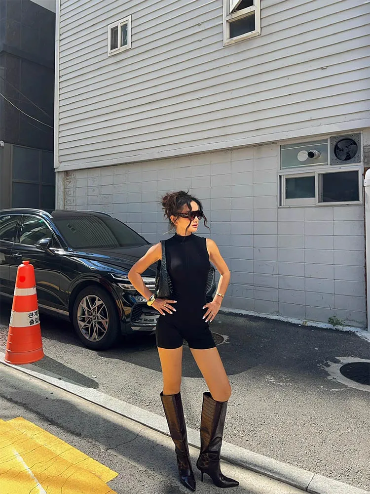 Women's Sleeveless Sports Jumpsuit High Street Invisible Zipper Romper Basic All-Match Female Playsuit for Summer 2026
Women's Sleeveless Sports Jumpsuit High Street Invisible Zipper Romper Basic All-Match Female Playsuit for Summer 2026