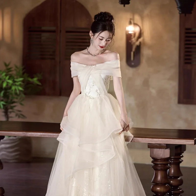 Новое женское вечернее платье цвета шампань с одним открытым плечом, модное, облегающее, из сетки, многослойное, длинное, для торжественных мероприятий, коллекция 2026 года
Новое женское вечернее платье цвета шампань с одним открытым плечом, модное, облегающее, из сетки, многослойное, длинное, для торжественных мероприятий, коллекция 2026 года