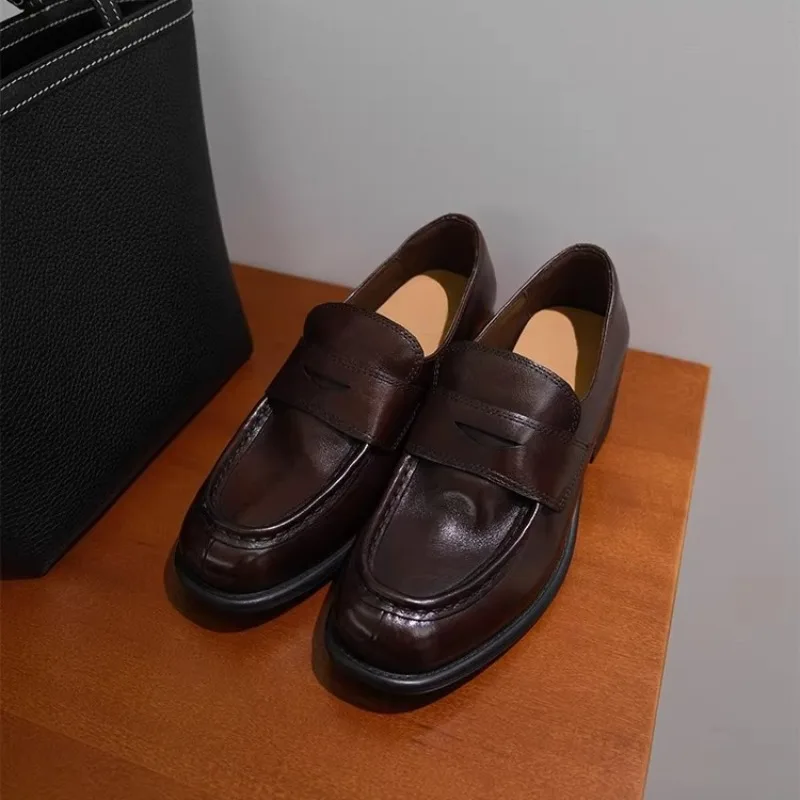 Новые туфли-лодочки из натуральной кожи в стиле ретро на среднем каблуке, женская кожаная обувь, повседневные модельные кожаные туфли на высоком каблуке, женские оксфорды
Новые туфли-лодочки из натуральной кожи в стиле ретро на среднем каблуке, женская кожаная обувь, повседневные модельные кожаные туфли на высоком каблуке, женские оксфорды