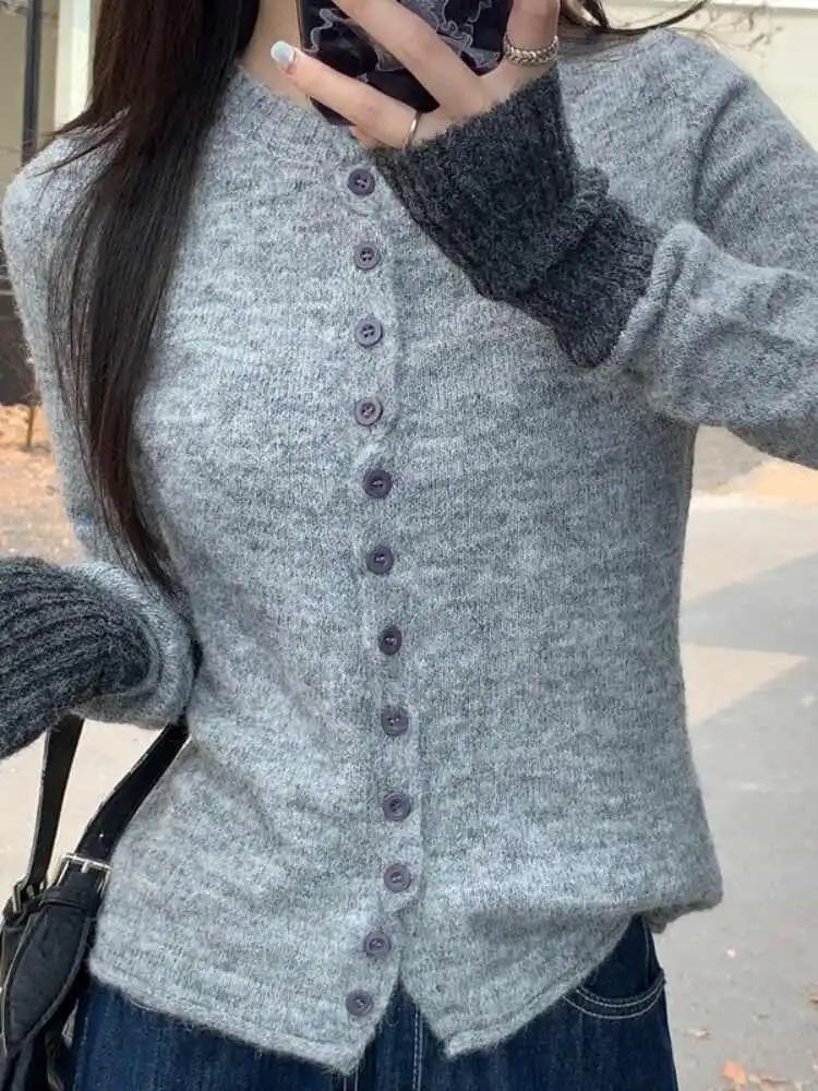Blue Patchwork Design Knitted Sweater For Women In Autumn, High-End Round Neck Long Sleeved Lazy Style Sweater Cardigan
Blue Patchwork Design Knitted Sweater For Women In Autumn, High-End Round Neck Long Sleeved Lazy Style Sweater Cardigan