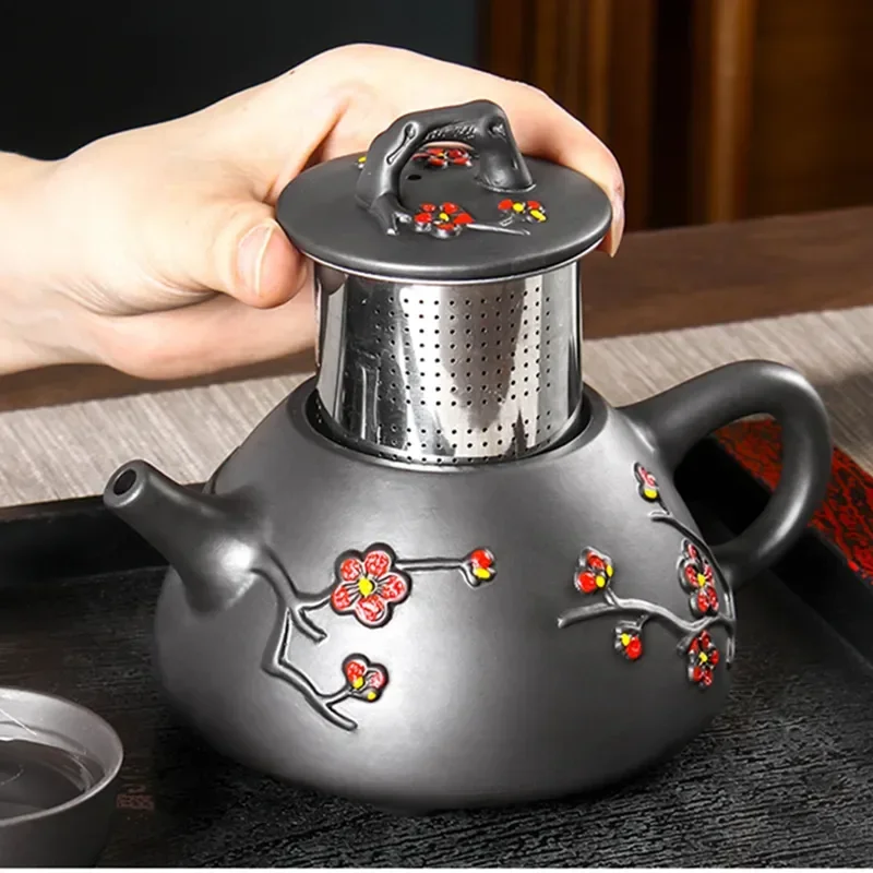 Large Capacity Yixing Clay Teapot Hand Colored Stone Ladle Plum Pot Stainless Steel Filter Tea Kettle Handmade Kungfu Tea Set
Large Capacity Yixing Clay Teapot Hand Colored Stone Ladle Plum Pot Stainless Steel Filter Tea Kettle Handmade Kungfu Tea Set