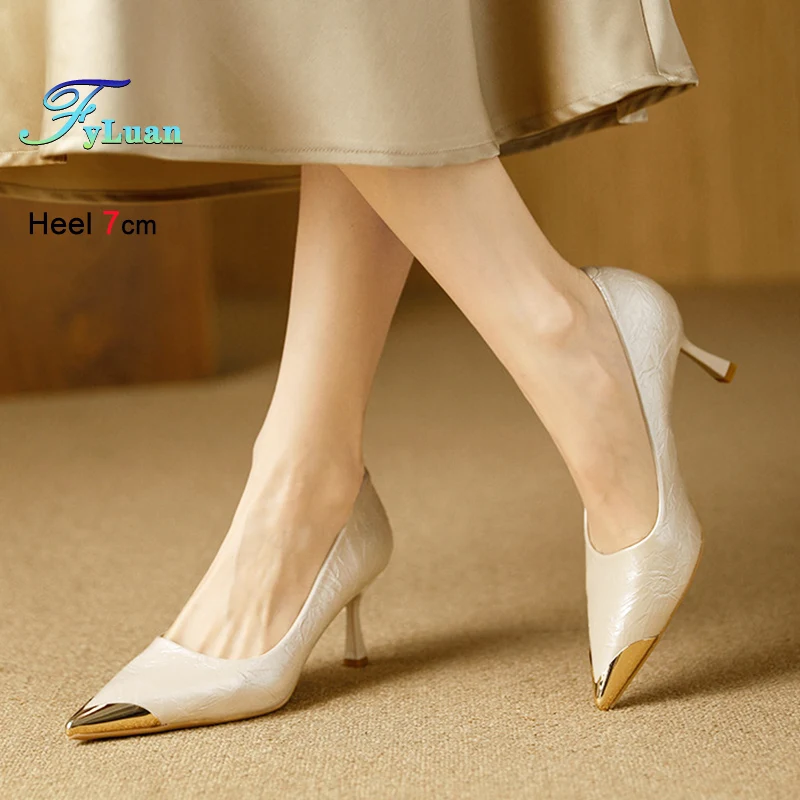 Europe and America New Metal pointed Women High Heels Party Shoes 7CM Stiletto Ladies Shallow Versatile Fashion Apricot Pumps
Europe and America New Metal pointed Women High Heels Party Shoes 7CM Stiletto Ladies Shallow Versatile Fashion Apricot Pumps