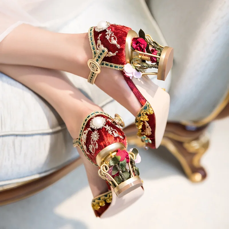 Red Velvet Flower Heels Woman Shoes Retro Birdcage Applique Embroidery Sandals Shoes String Bead Ankle Strap Runway Shoes
Red Velvet Flower Heels Woman Shoes Retro Birdcage Applique Embroidery Sandals Shoes String Bead Ankle Strap Runway Shoes