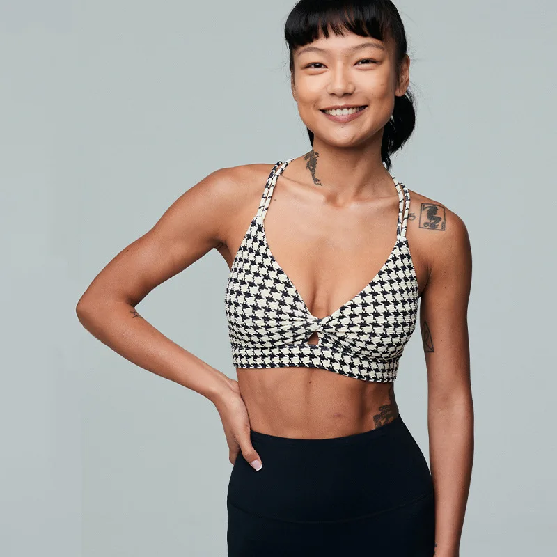 Hotselling Sexy Deep Low V Type Collar Women's Yoga Vest Tight Elastic Soft Breathable Sports Fitness Gym Top
Hotselling Sexy Deep Low V Type Collar Women's Yoga Vest Tight Elastic Soft Breathable Sports Fitness Gym Top