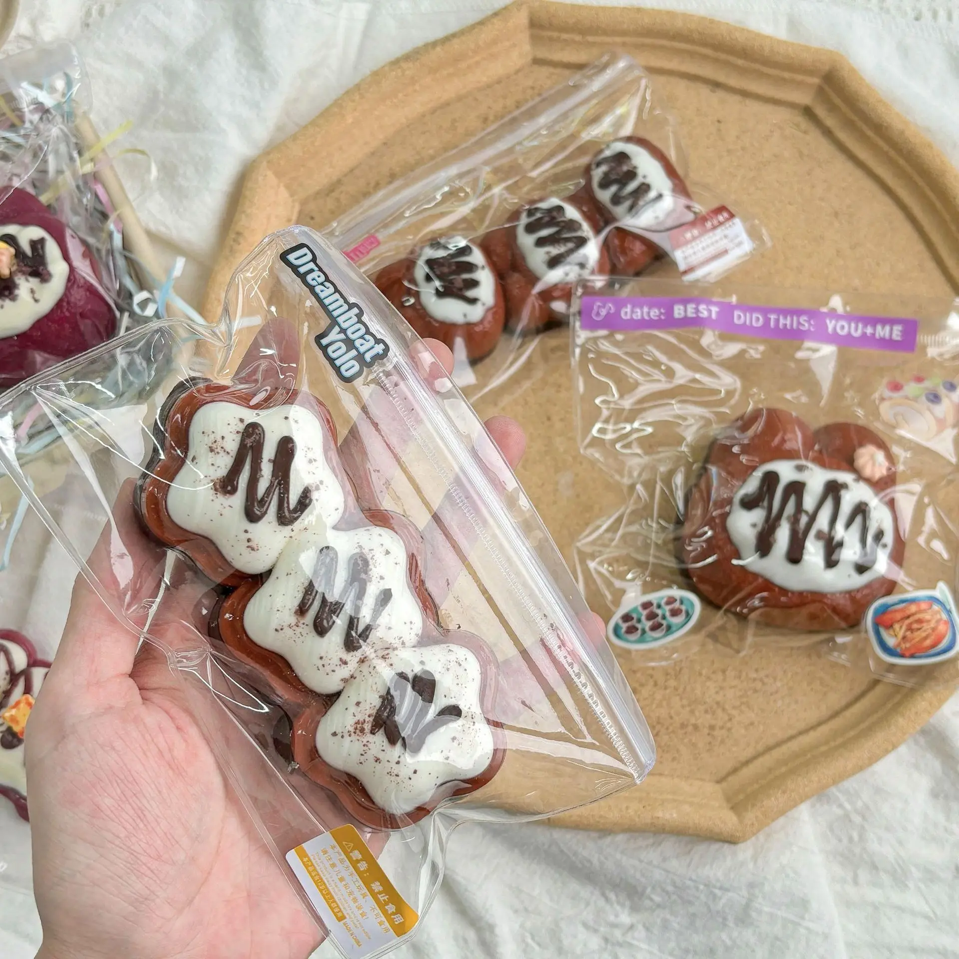 Red wine nut color creamy mud food grade silicone pinch Le decompression toy, decompression toy pinch~
Red wine nut color creamy mud food grade silicone pinch Le decompression toy, decompression toy pinch~