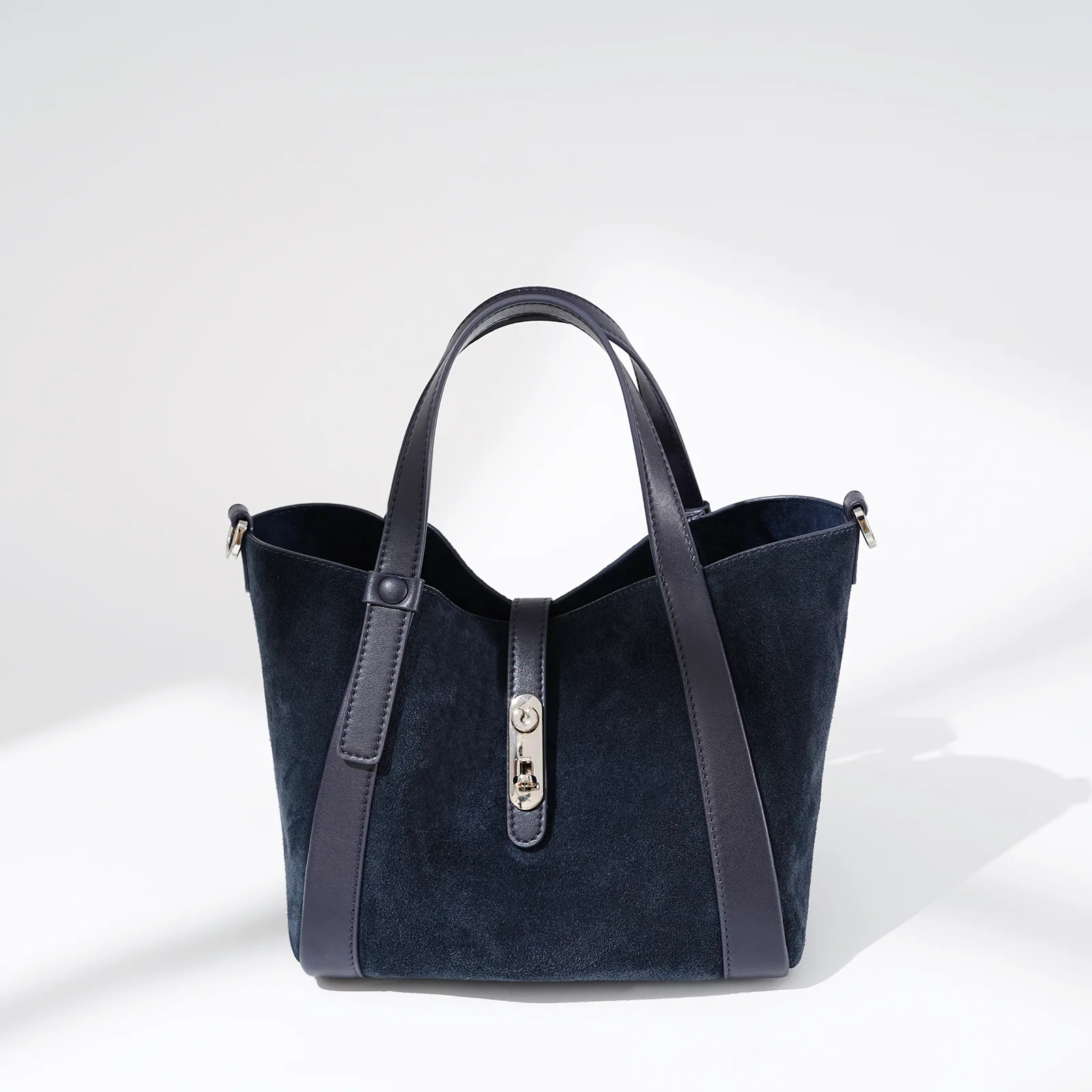 Autumn Winter Niche Women Bag Large Capacity Vintage Commute Design Basket Style Handheld Crossbody Daily Bag
Autumn Winter Niche Women Bag Large Capacity Vintage Commute Design Basket Style Handheld Crossbody Daily Bag
