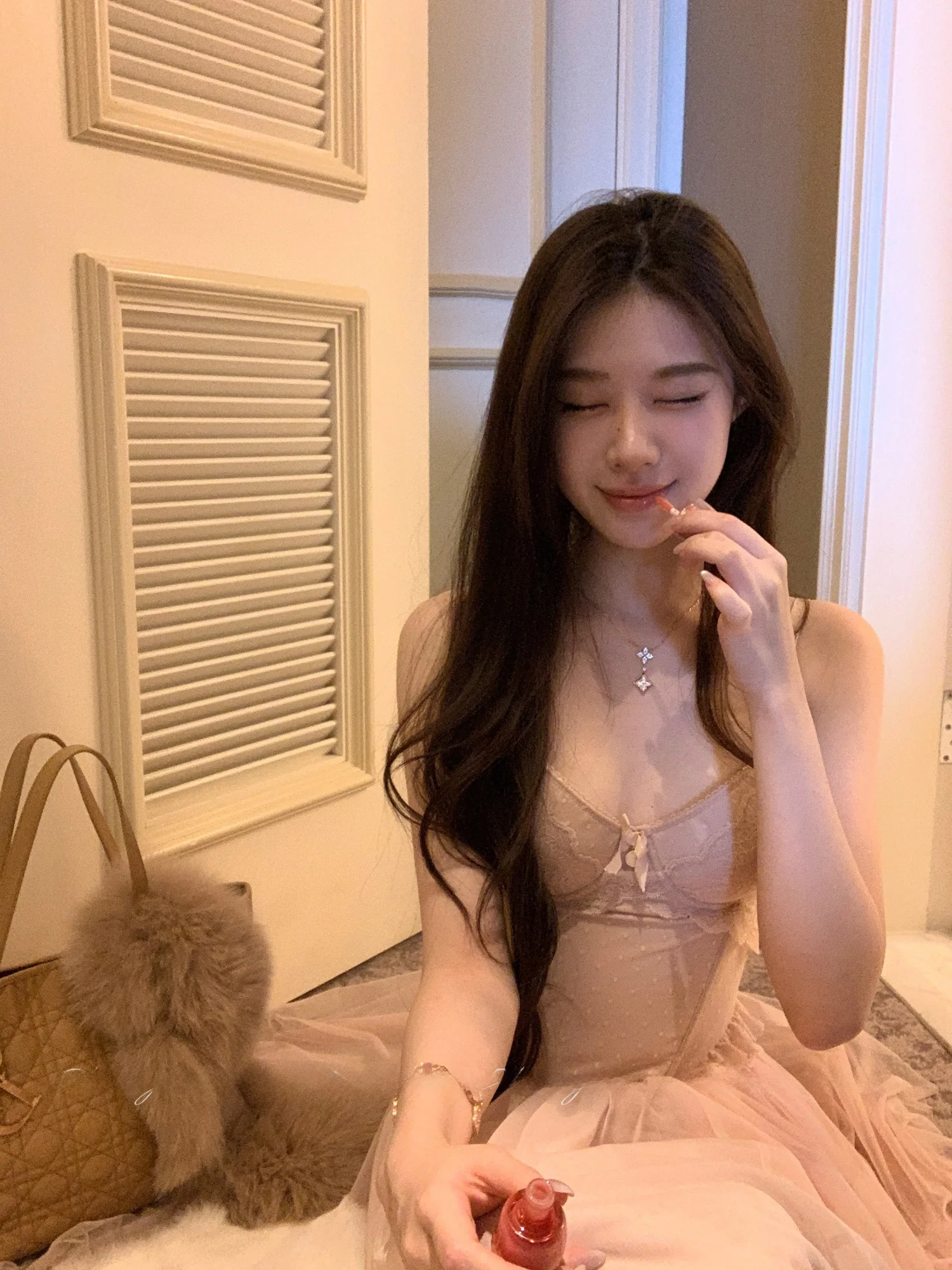 Новинка: Французское кружевное белье Mummy Pure Desire с тонкими бретелями, облегающее, короткое, с узором в горошек
Новинка: Французское кружевное белье Mummy Pure Desire с тонкими бретелями, облегающее, короткое, с узором в горошек