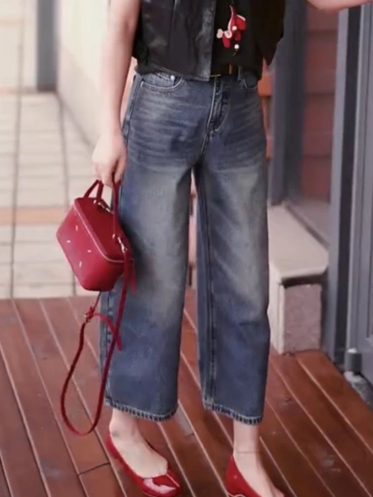 Fashionable Loose Wide Leg Jeans Women's Summer 2026 New Style Casual High Waist Knife Pants Casual Loose Fit Jeans
Fashionable Loose Wide Leg Jeans Women's Summer 2026 New Style Casual High Waist Knife Pants Casual Loose Fit Jeans