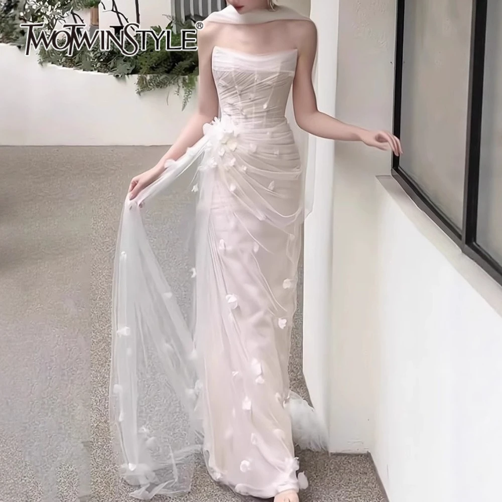 TWOTWINSTYLE Slimming Mesh Spliced 3D Flower Elegant Long Dresses for Women Strapless Sleeveless High Waist Dress Female Fashion
TWOTWINSTYLE Slimming Mesh Spliced 3D Flower Elegant Long Dresses for Women Strapless Sleeveless High Waist Dress Female Fashion