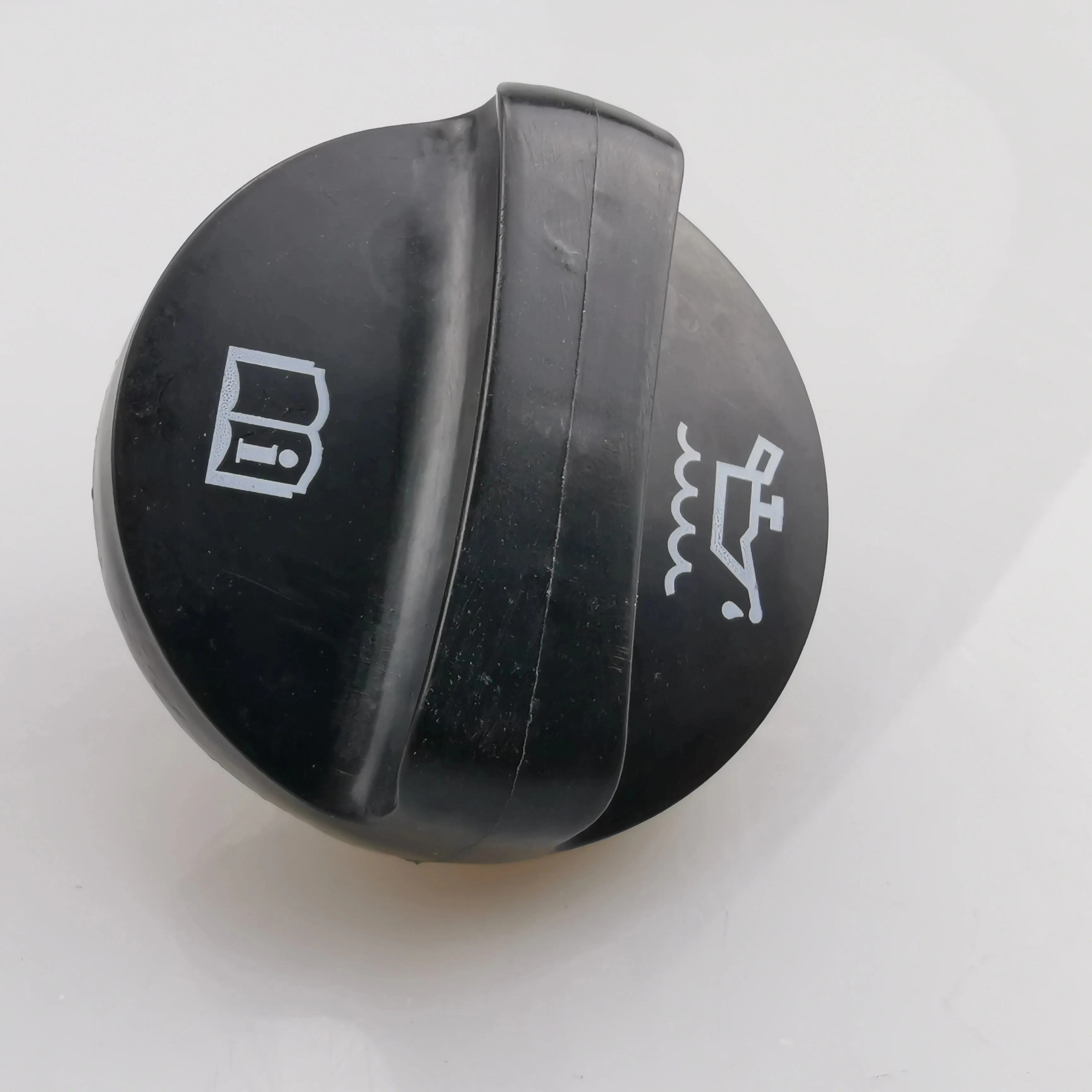 10158161 SAIC Roewe RX5 RX8 950 I5 I6RX3 MG3 MG5 ZS HS MAXUS G10 Oil filling port cover Oil cover oil filling port seal cover
10158161 SAIC Roewe RX5 RX8 950 I5 I6RX3 MG3 MG5 ZS HS MAXUS G10 Oil filling port cover Oil cover oil filling port seal cover