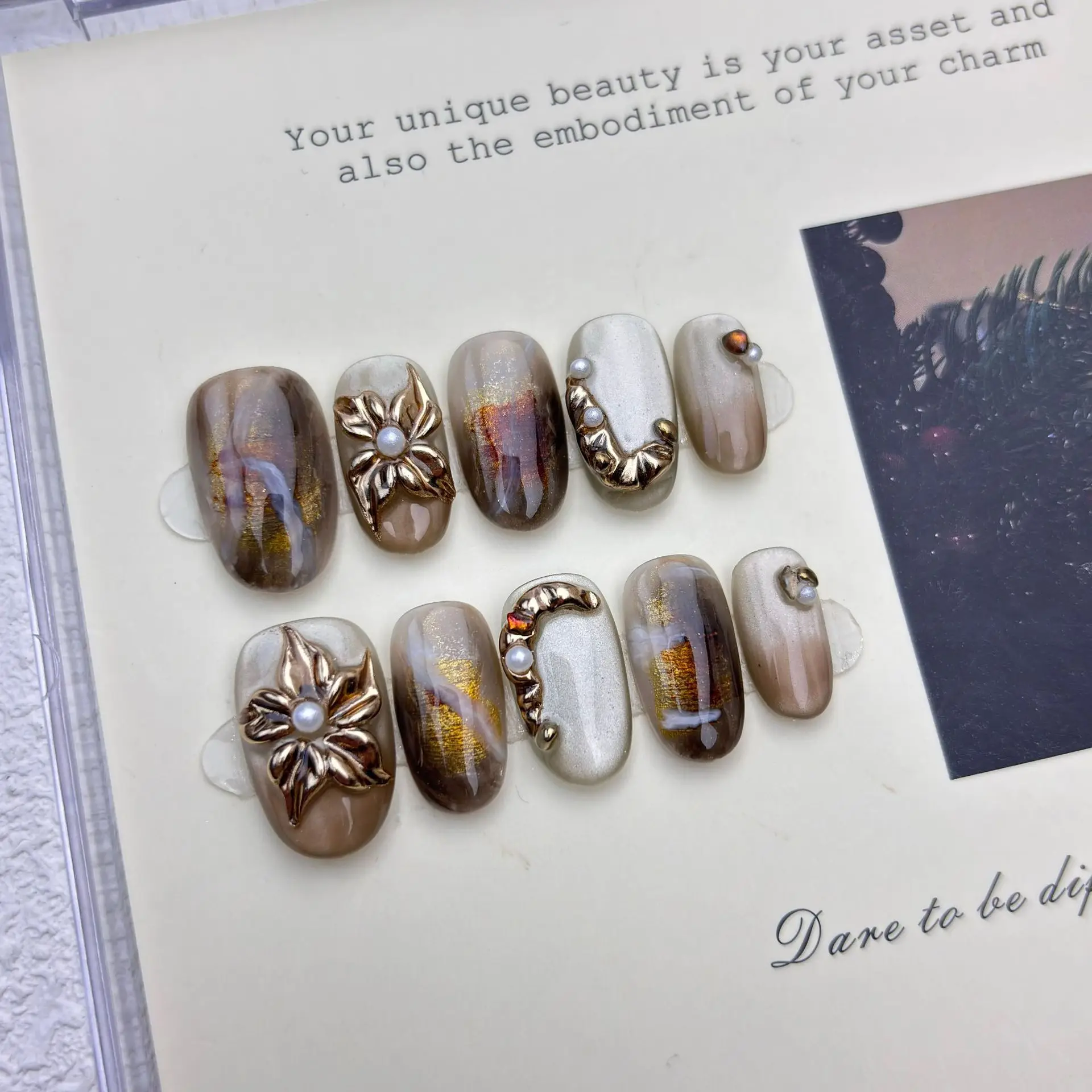 10Pcs Gradient Amber False Nails with Vintage 3D Flower Press on Nails Ombre Cat Eye Nail Art Pearl Almond Handmade Fake Nails
10Pcs Gradient Amber False Nails with Vintage 3D Flower Press on Nails Ombre Cat Eye Nail Art Pearl Almond Handmade Fake Nails