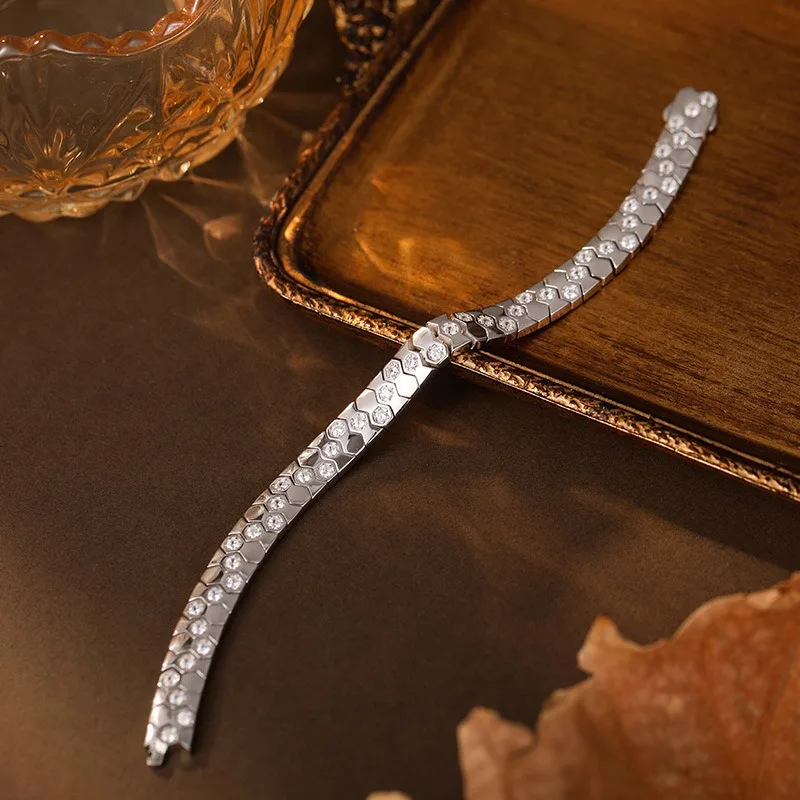 TIMESWIND for Gift Light Luxury Style S925 Silver Honeycomb Zircon Wide Women Bracelet
TIMESWIND for Gift Light Luxury Style S925 Silver Honeycomb Zircon Wide Women Bracelet