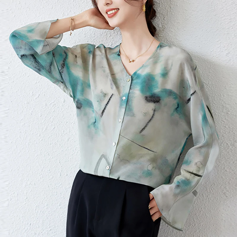 Spring Autumn Women's Print Shirt V-neck Long Sleeve Elegant Shirts Blouses for Women Loose Tops 100% Real Silk Woman Blouse
Spring Autumn Women's Print Shirt V-neck Long Sleeve Elegant Shirts Blouses for Women Loose Tops 100% Real Silk Woman Blouse